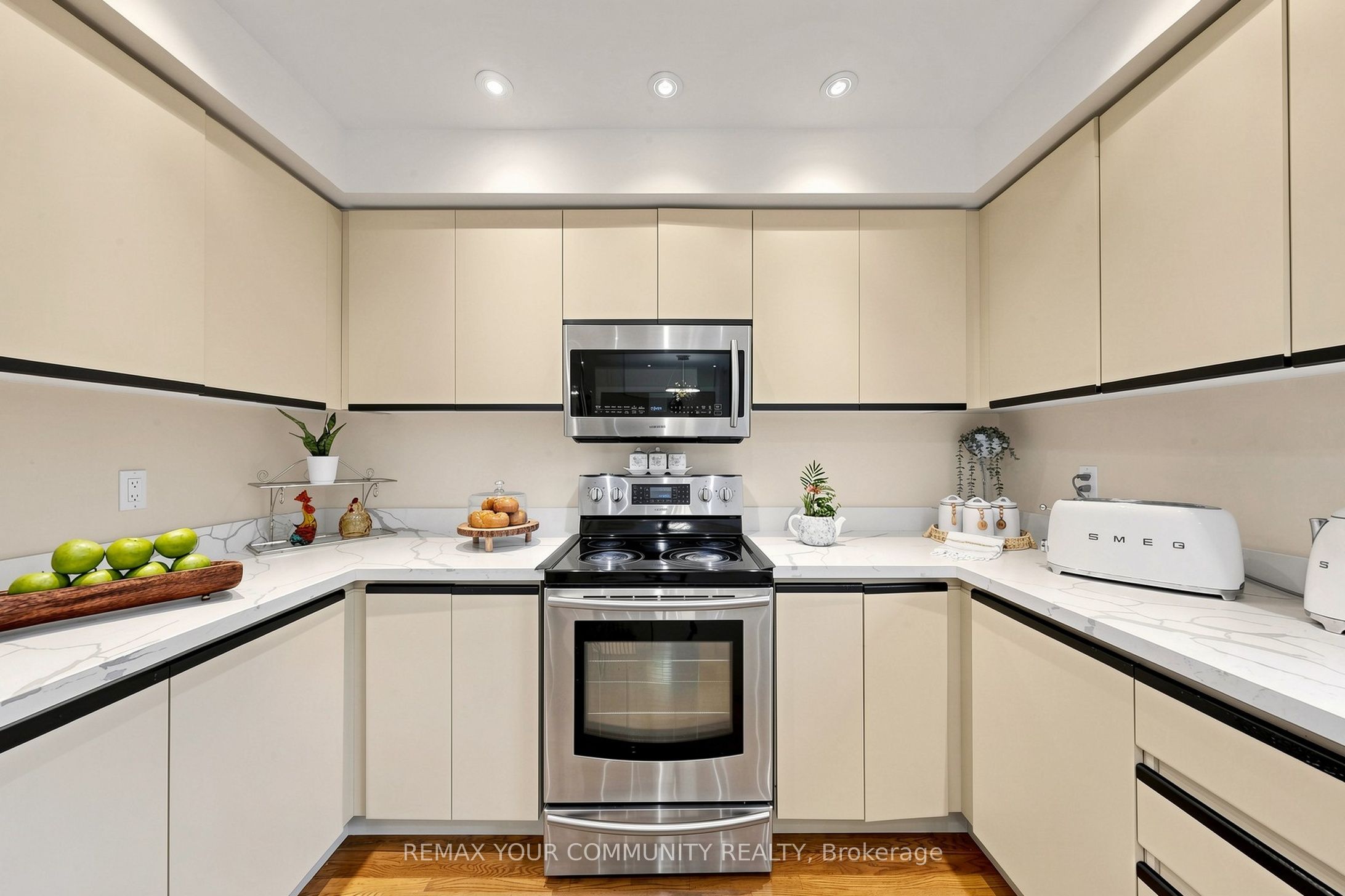6 Bombay Court Property Photo 10