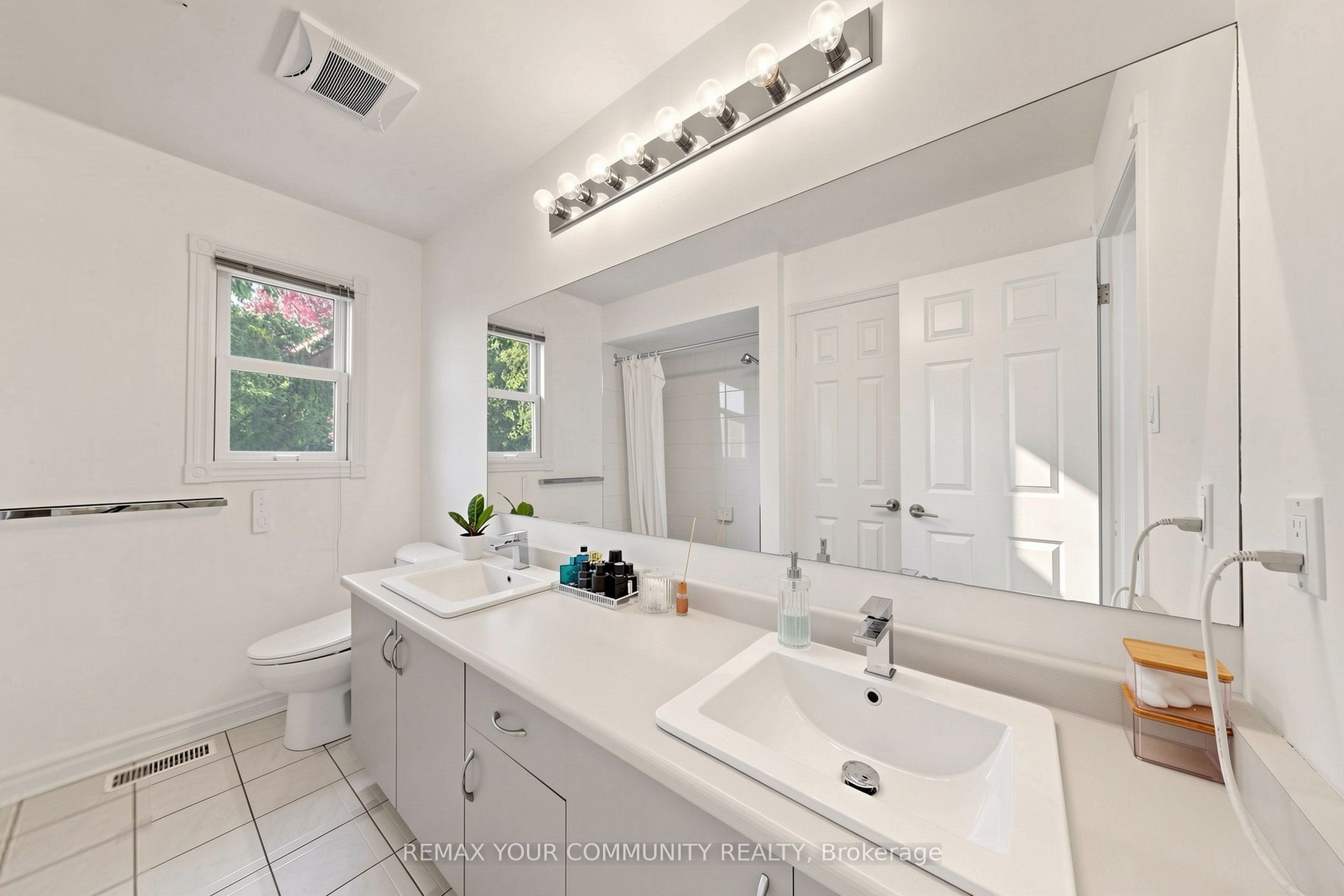 6 Bombay Court Property Photo 27