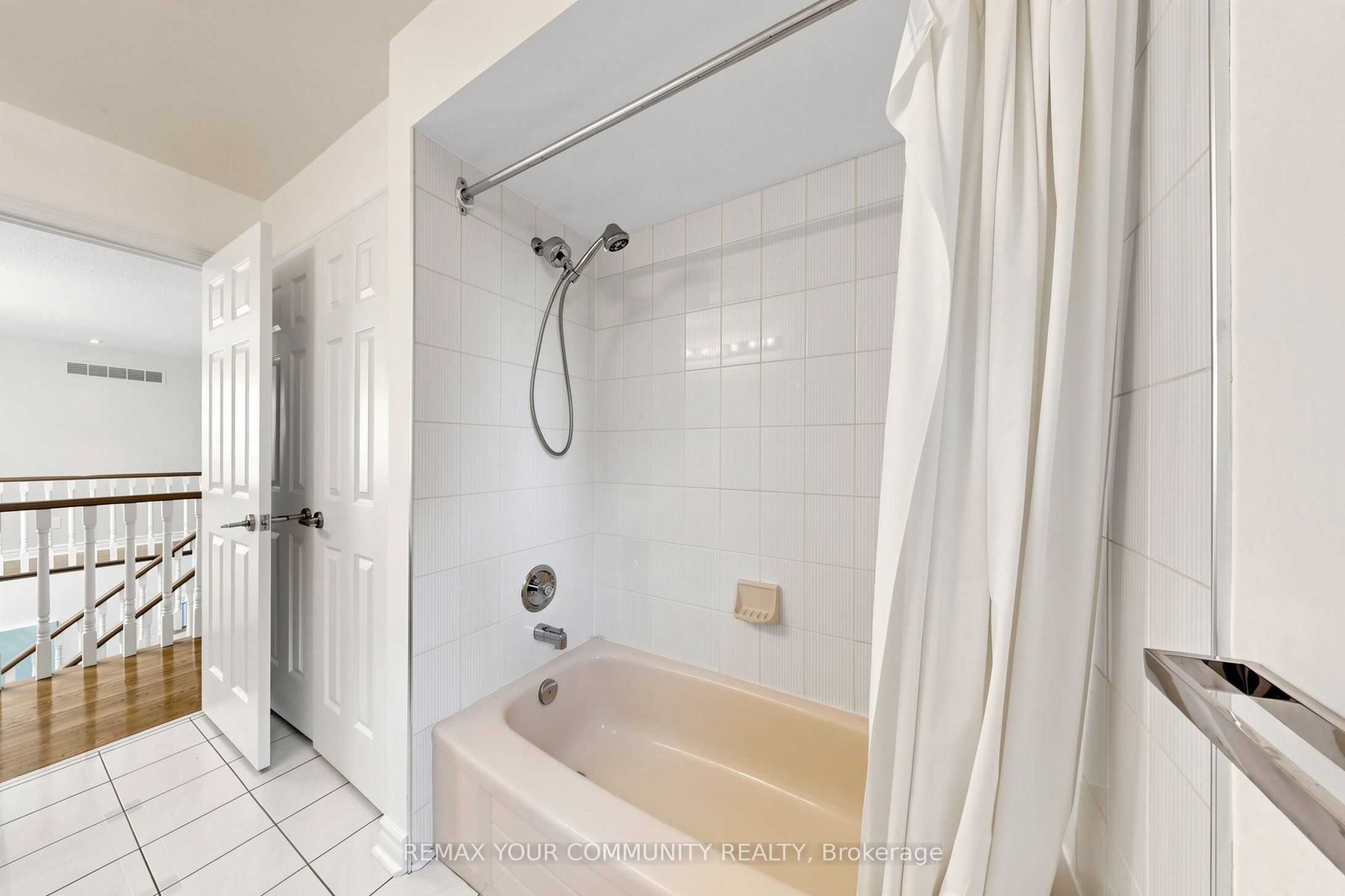 6 Bombay Court Property Photo 29