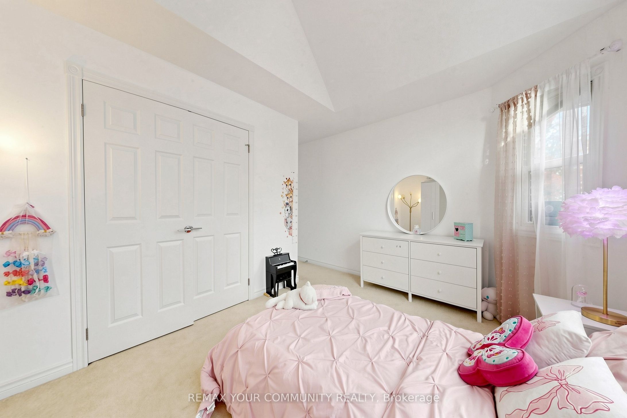 6 Bombay Court Property Photo 32