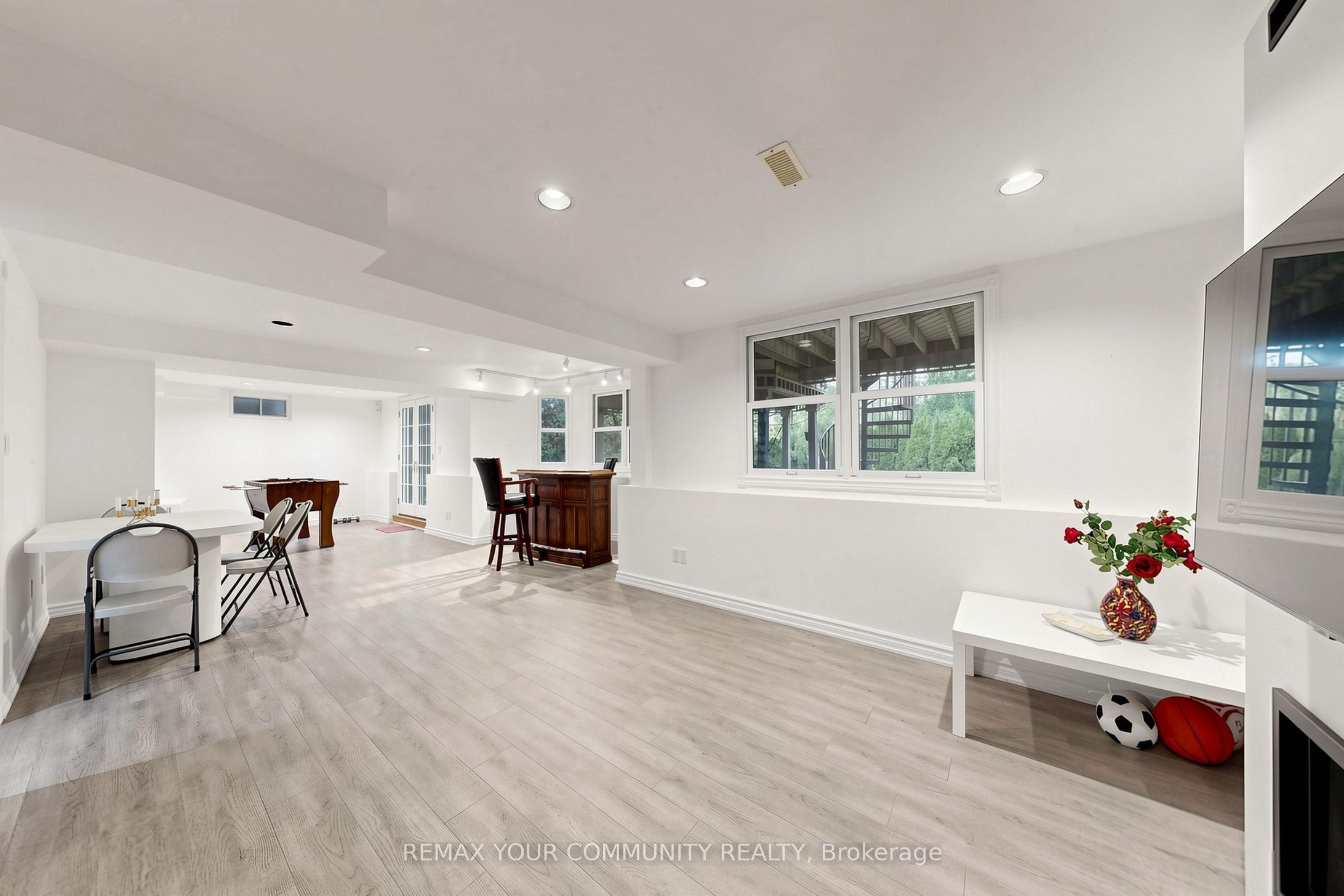 6 Bombay Court Property Photo 34