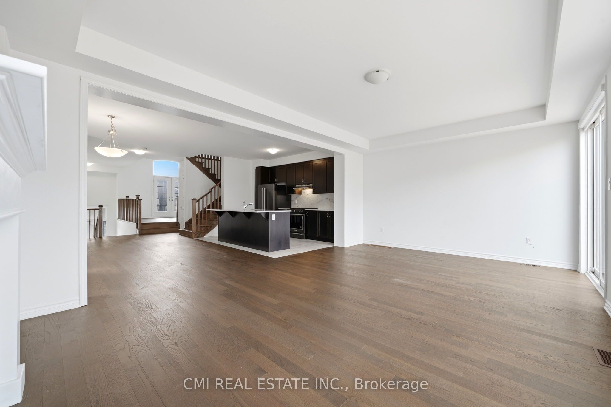 656 Newlove Street Property Photo 11