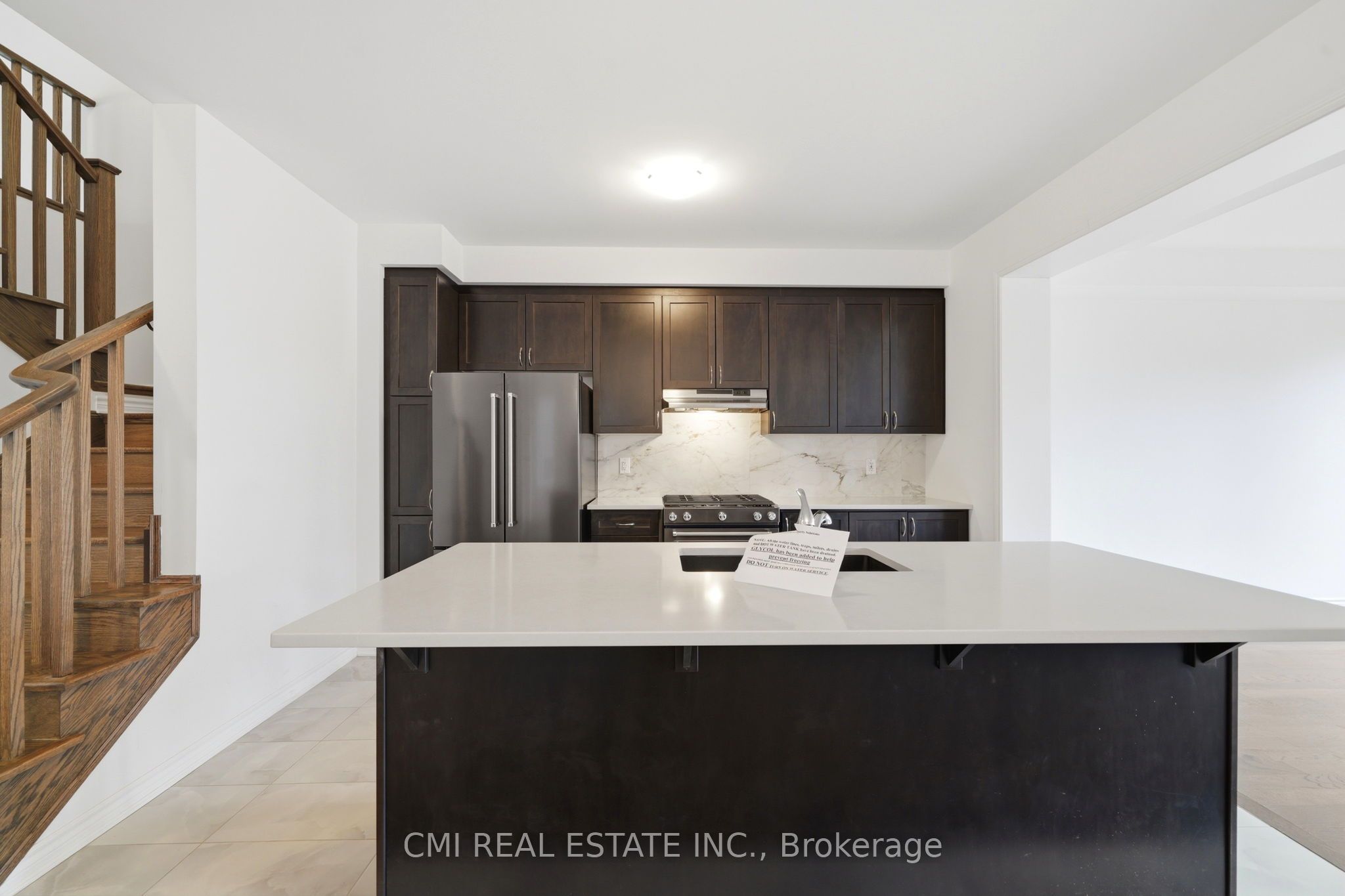 656 Newlove Street Property Photo 13