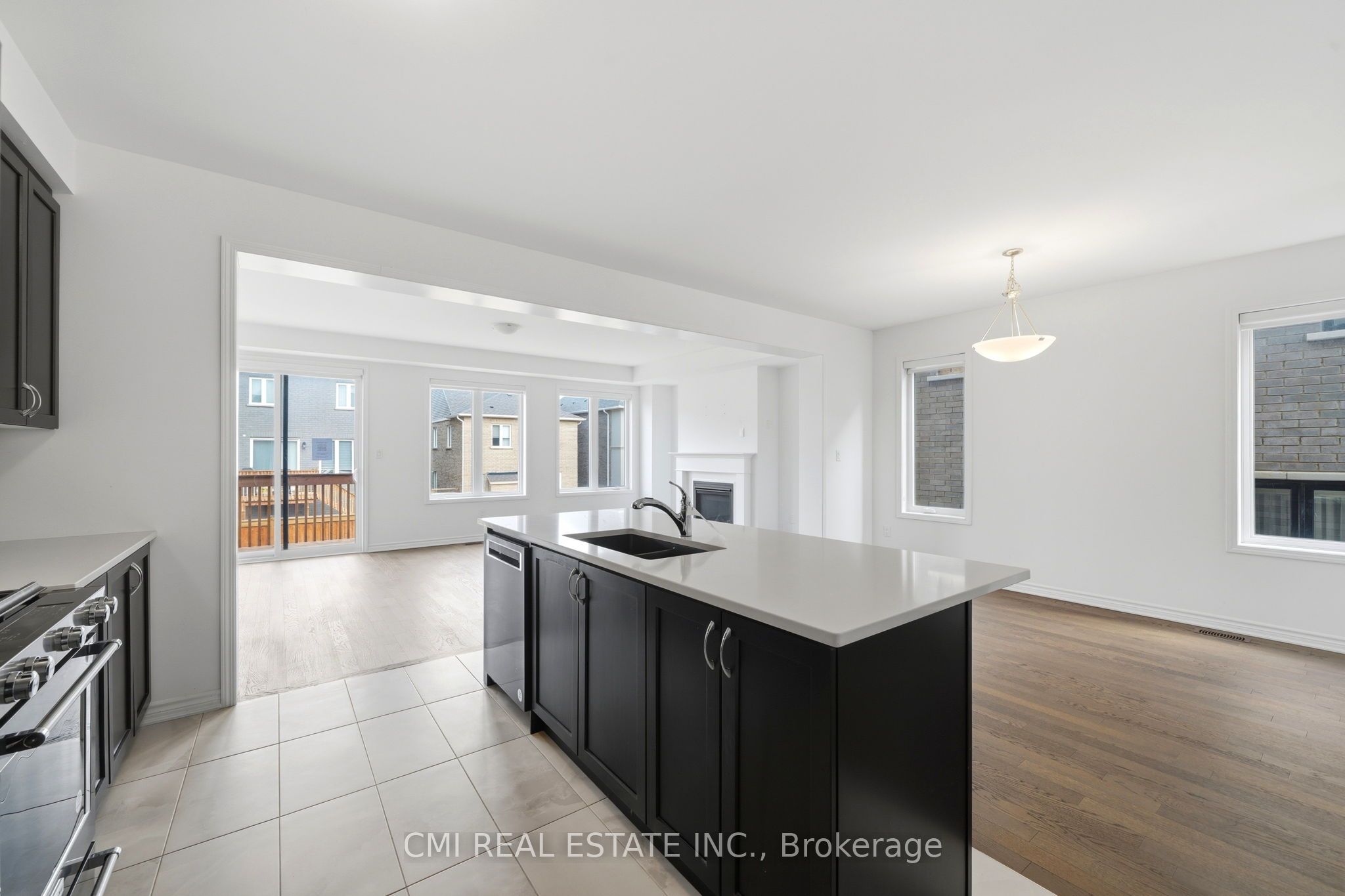 656 Newlove Street Property Photo 16