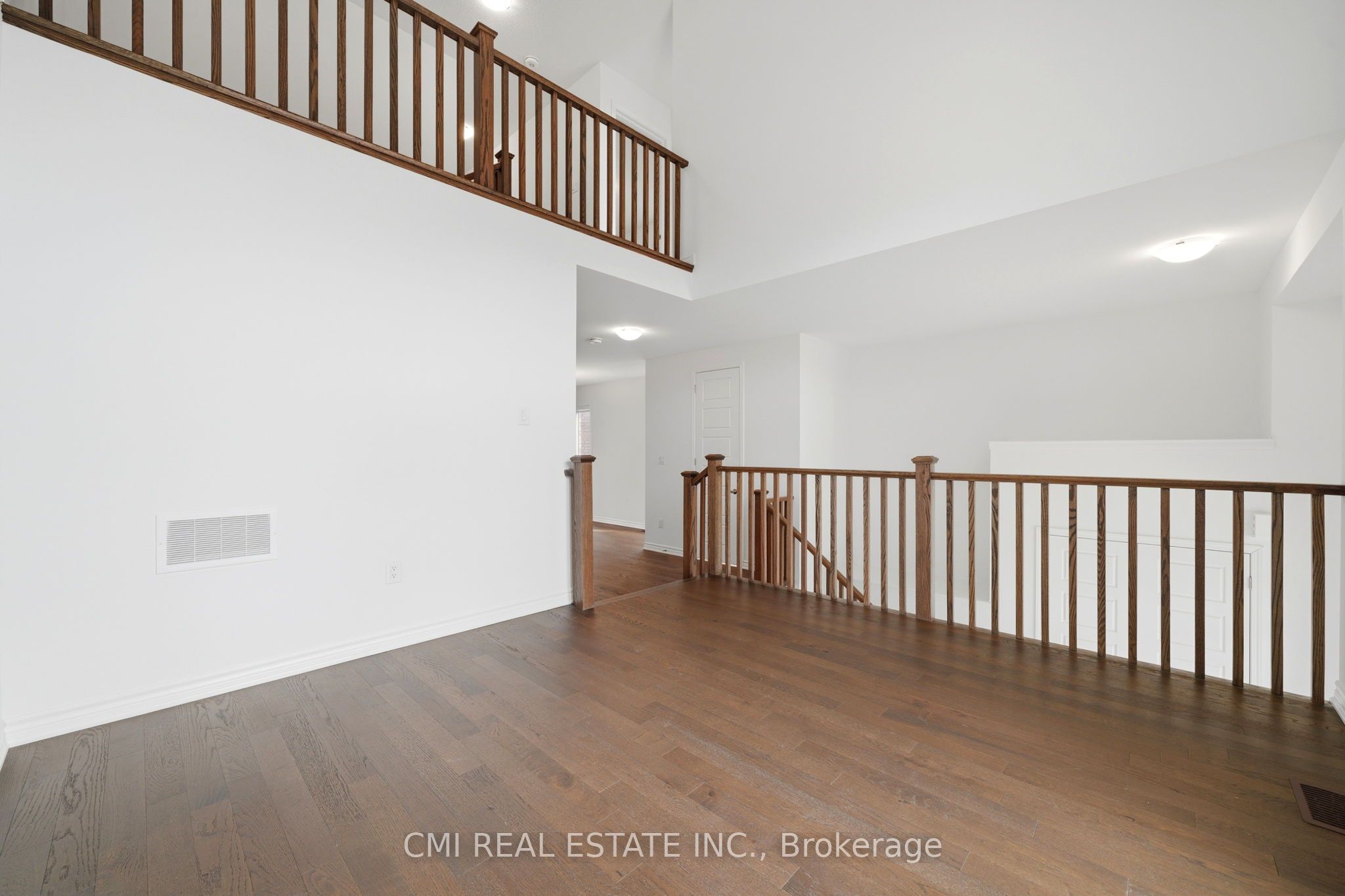 656 Newlove Street Property Photo 22