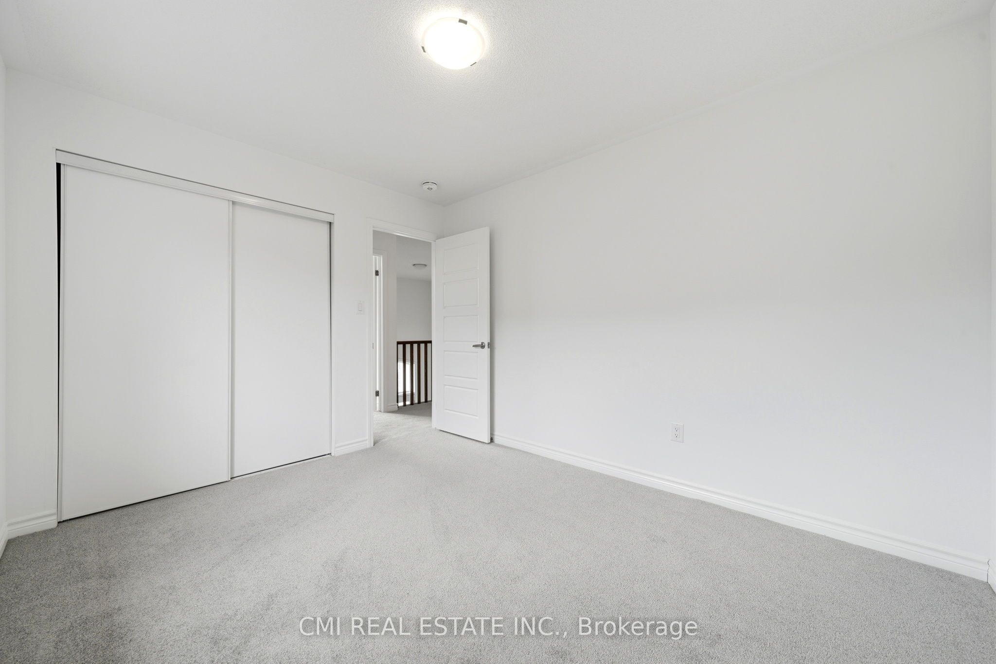 656 Newlove Street Property Photo 33