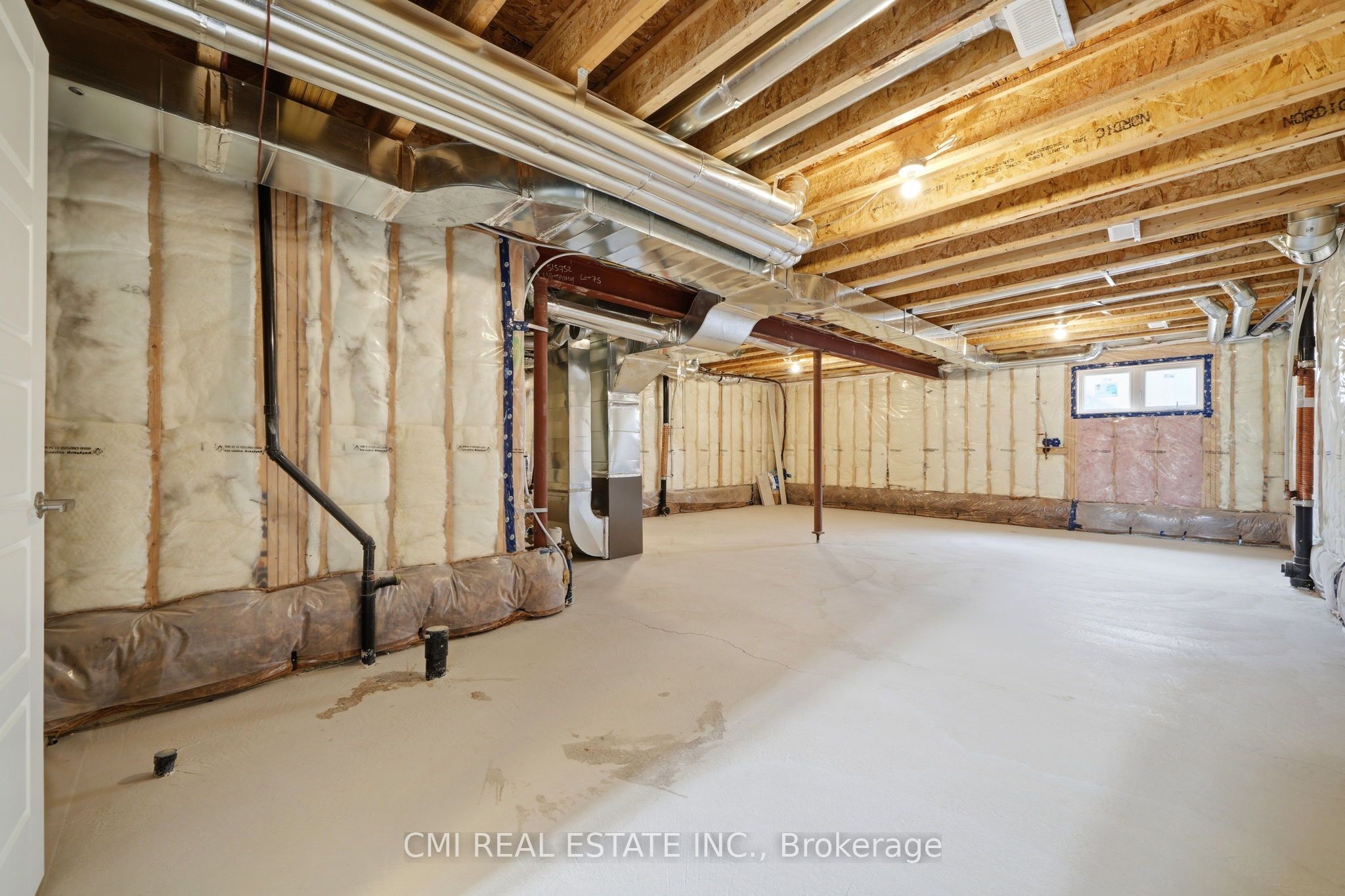 656 Newlove Street Property Photo 40