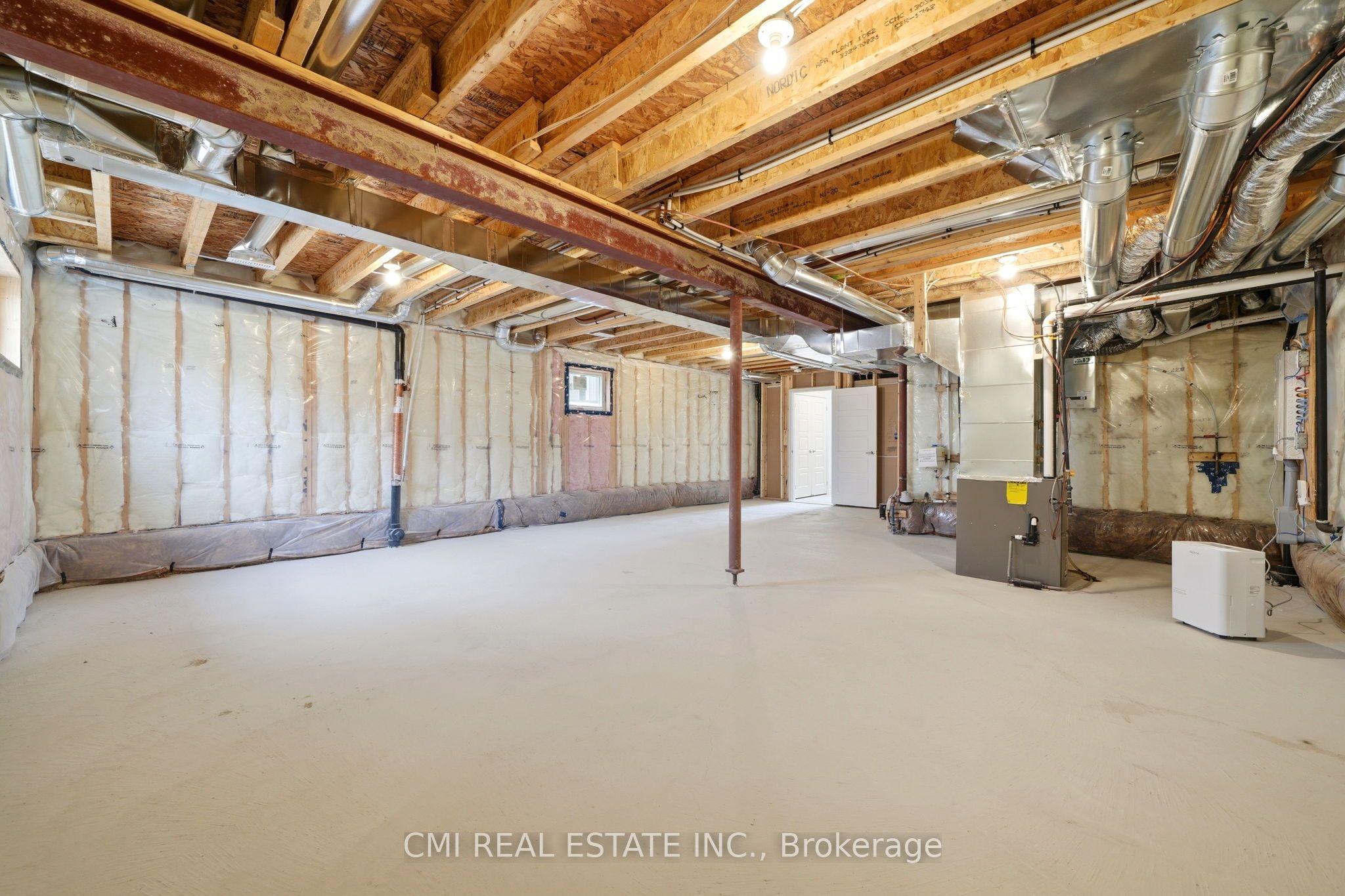 656 Newlove Street Property Photo 42