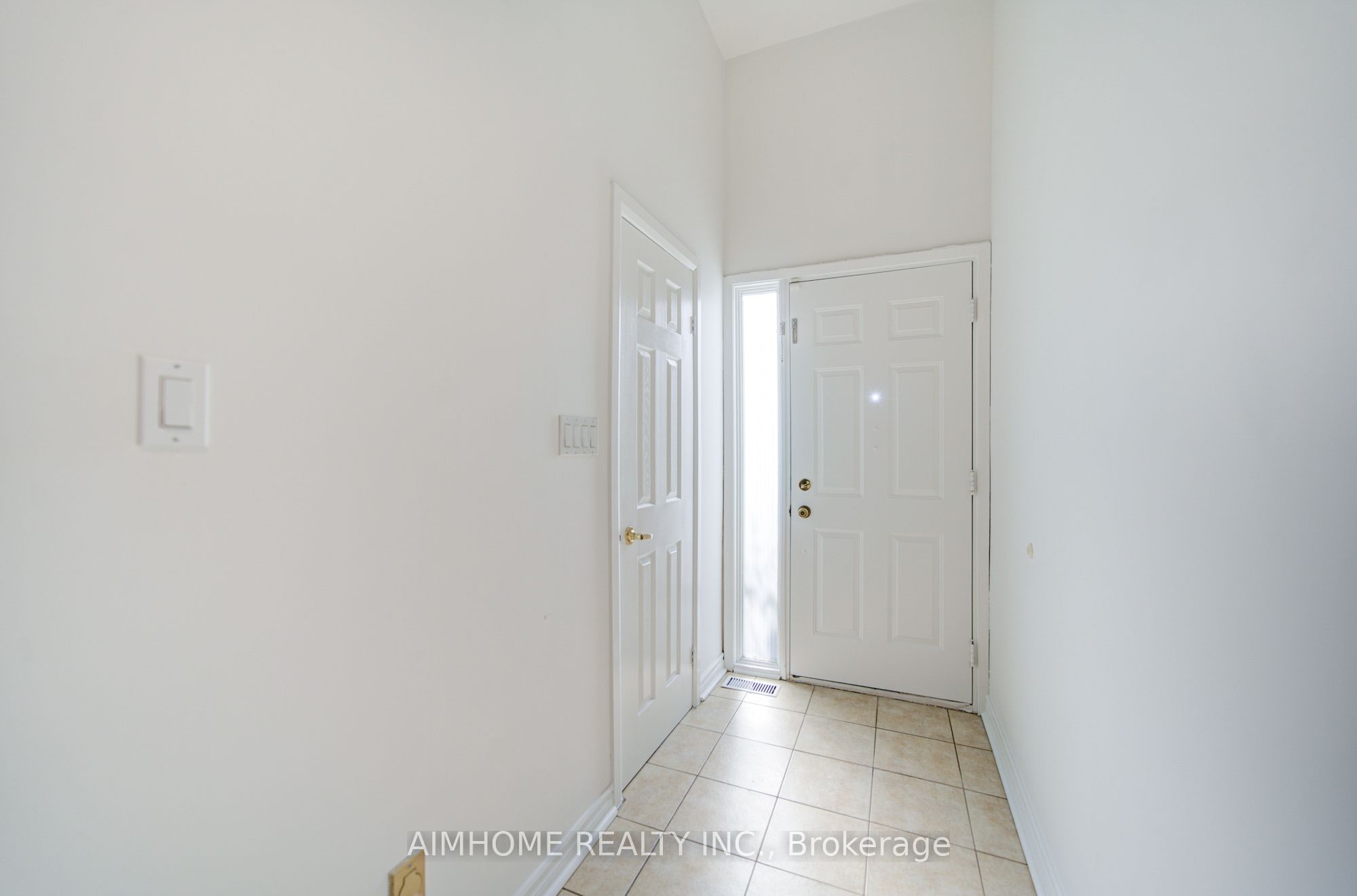 34 Stately Way Property Photo 2