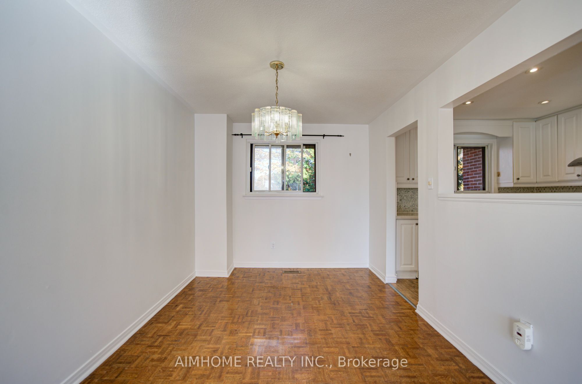 34 Stately Way Property Photo 7