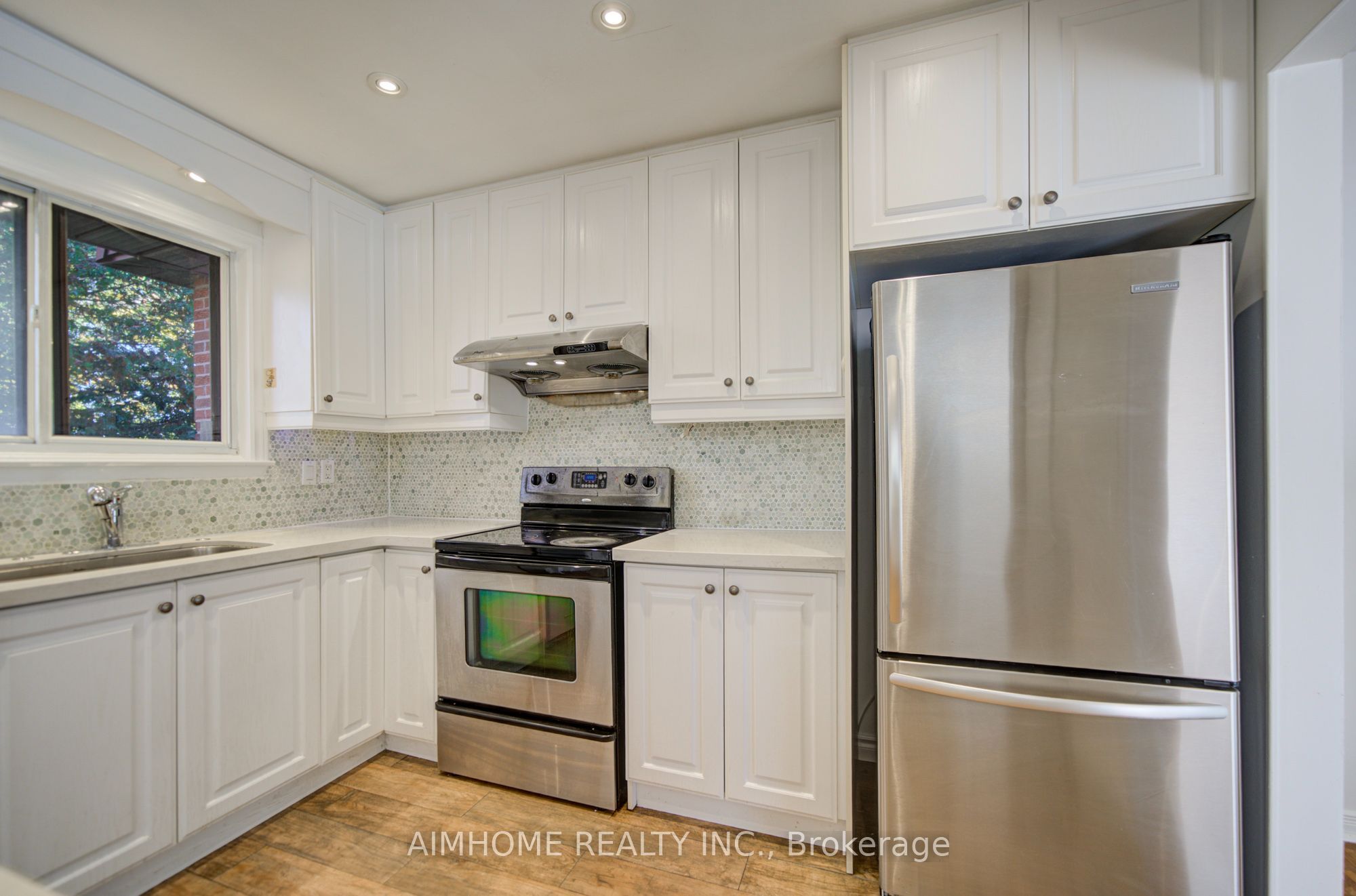 34 Stately Way Property Photo 12