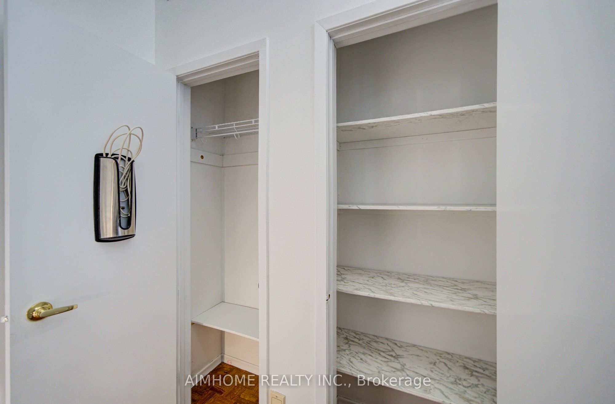 34 Stately Way Property Photo 15