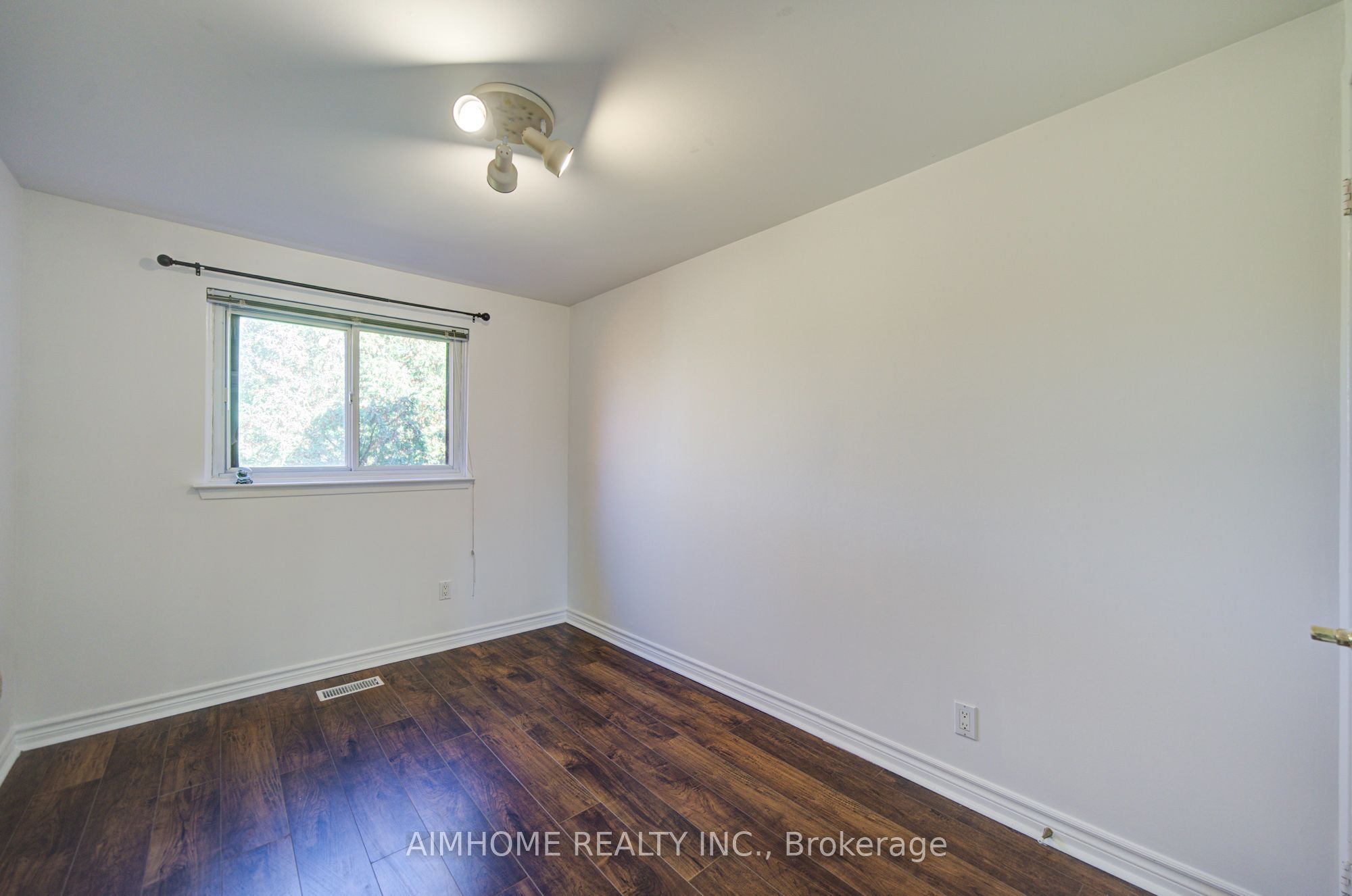 34 Stately Way Property Photo 21