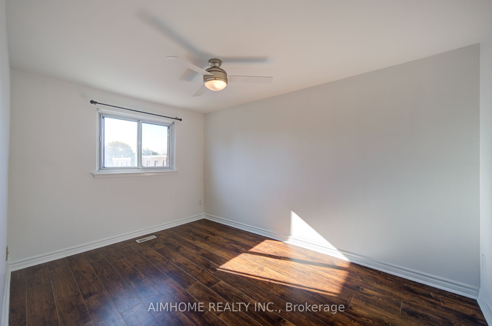 34 Stately Way Property Photo 23