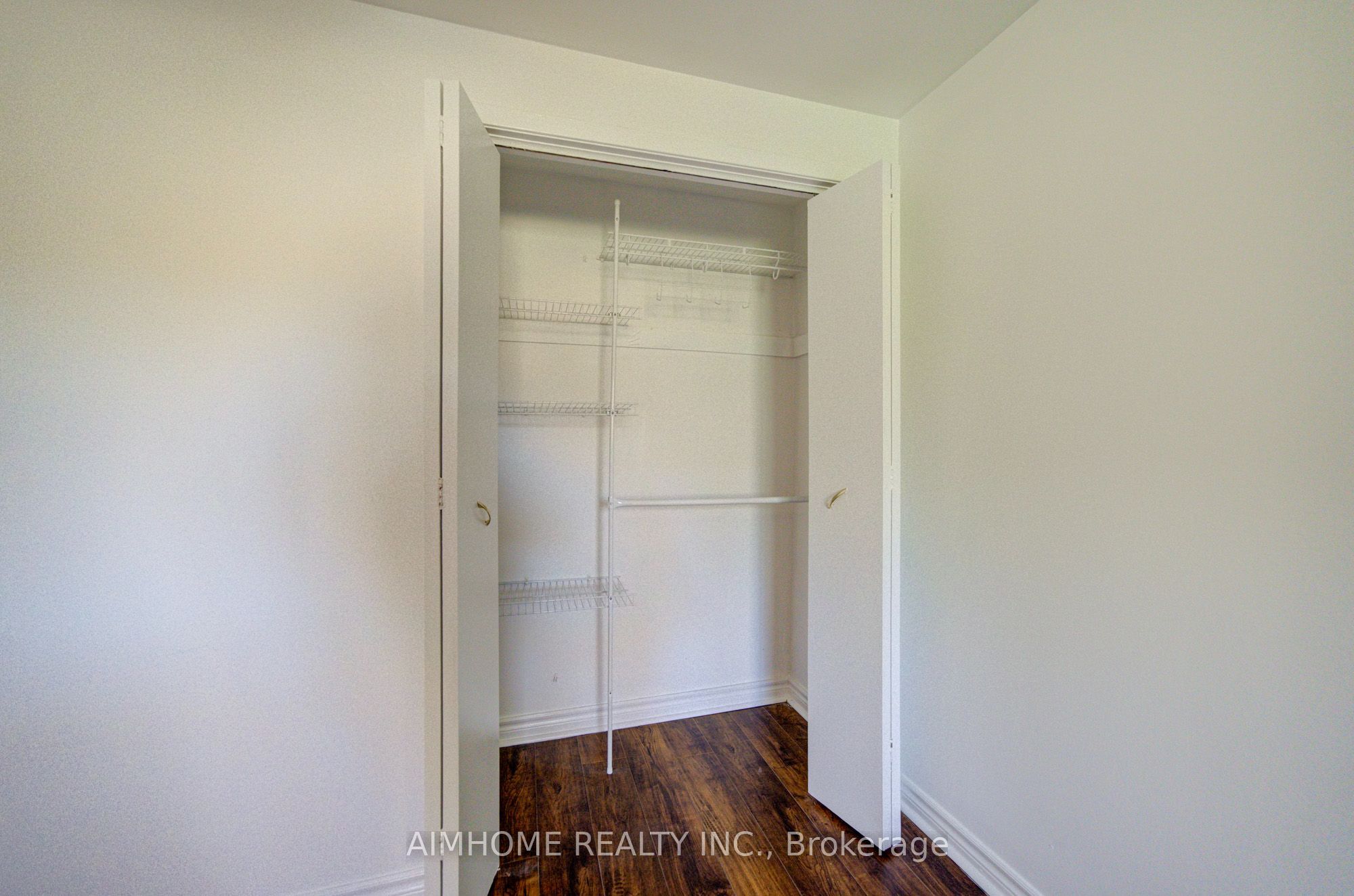 34 Stately Way Property Photo 24