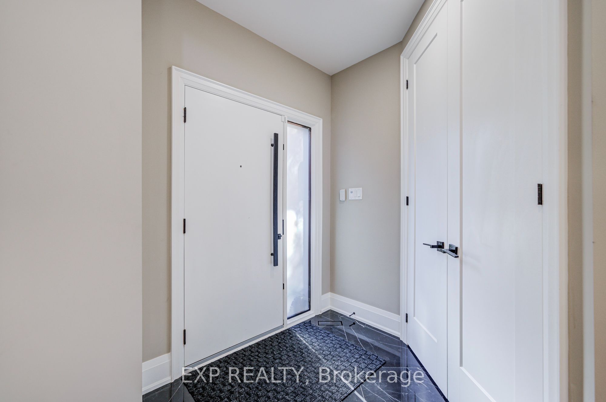 779 Mclaren Street Property Photo 3