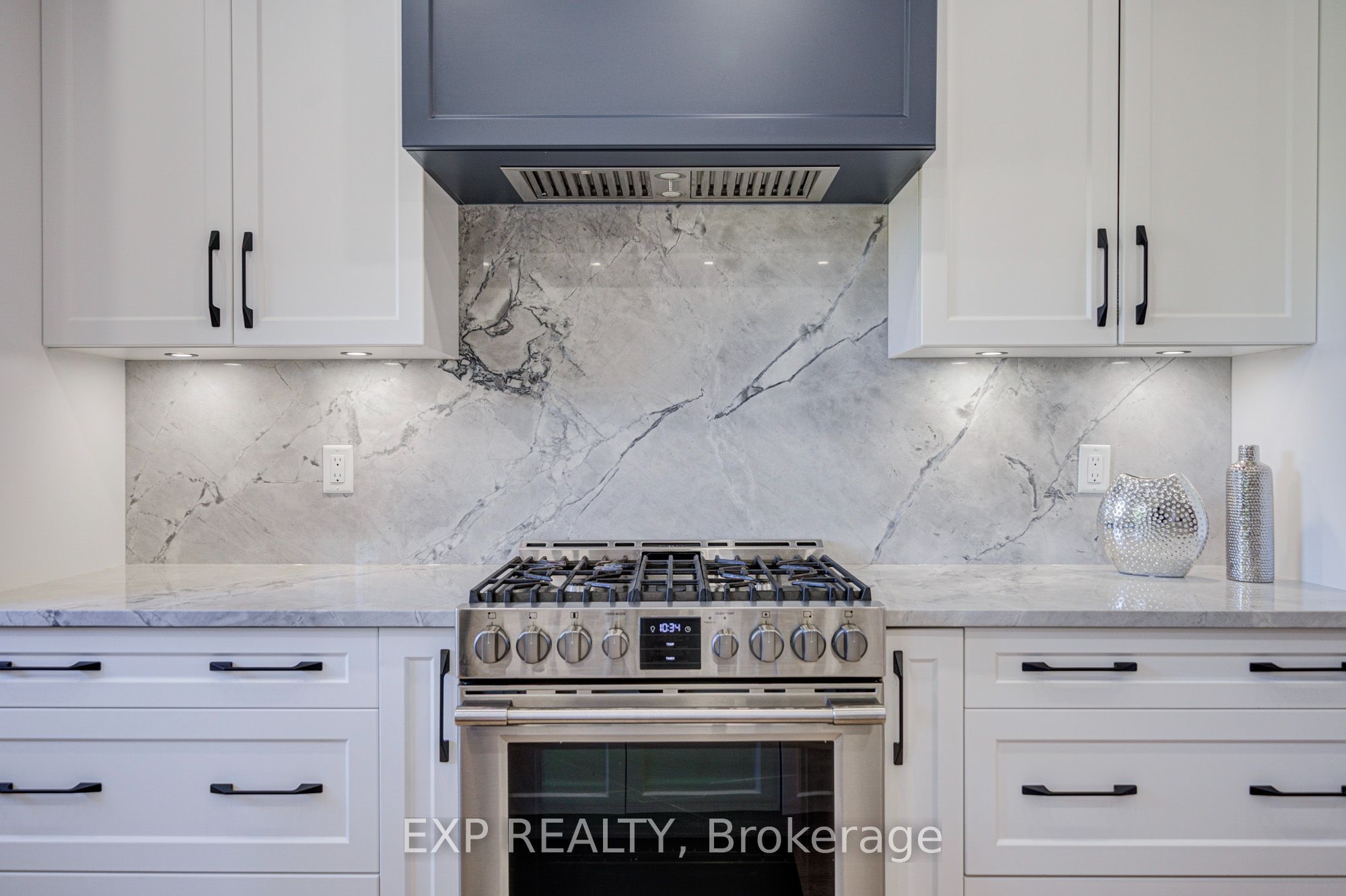 779 Mclaren Street Property Photo 15