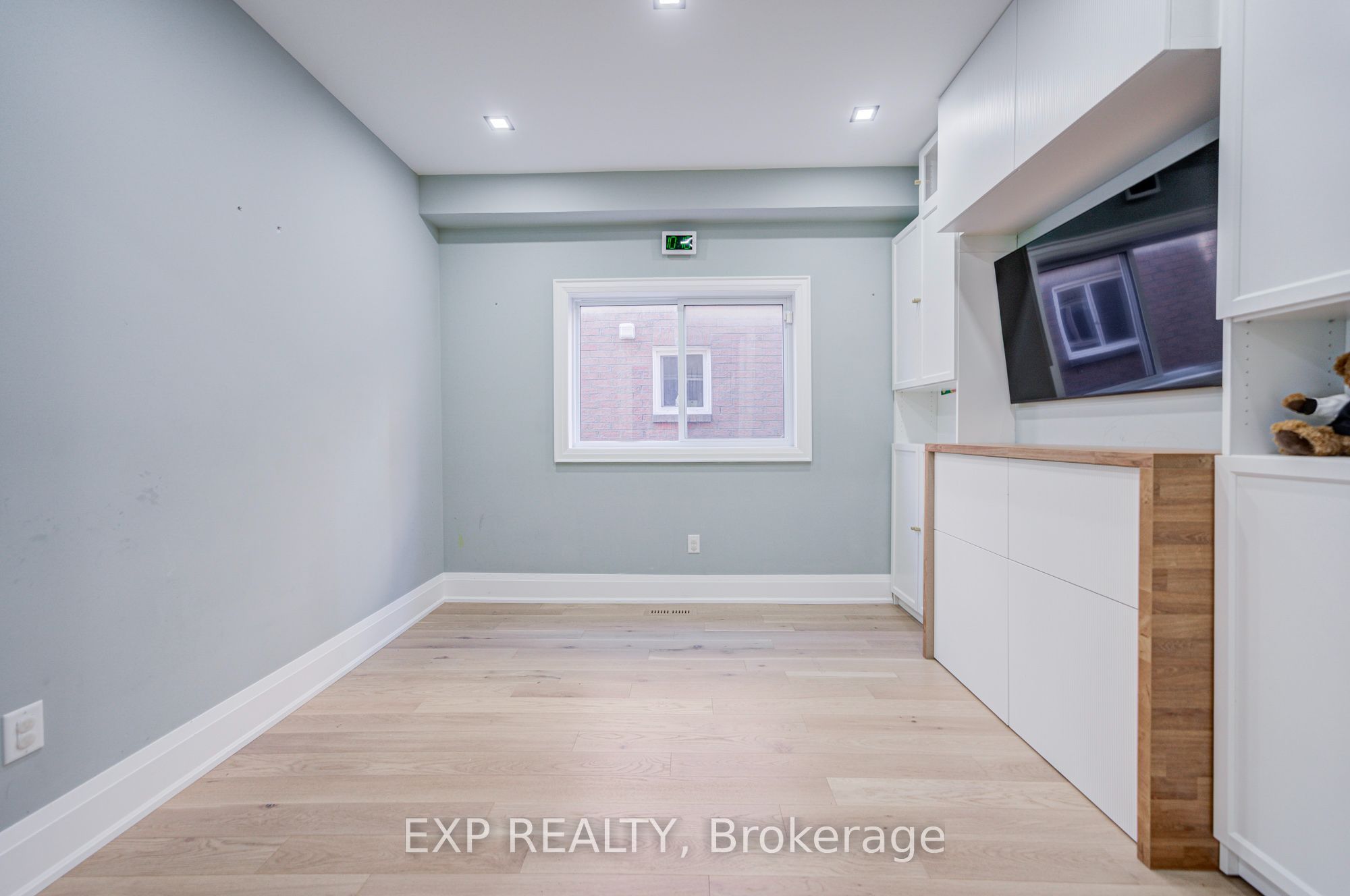 779 Mclaren Street Property Photo 21