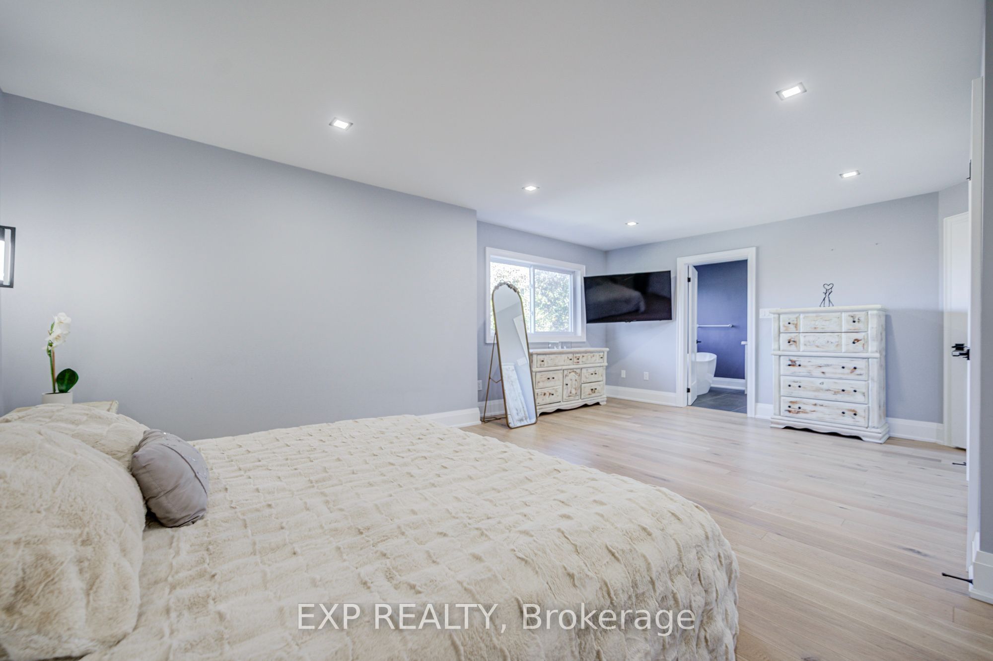 779 Mclaren Street Property Photo 27