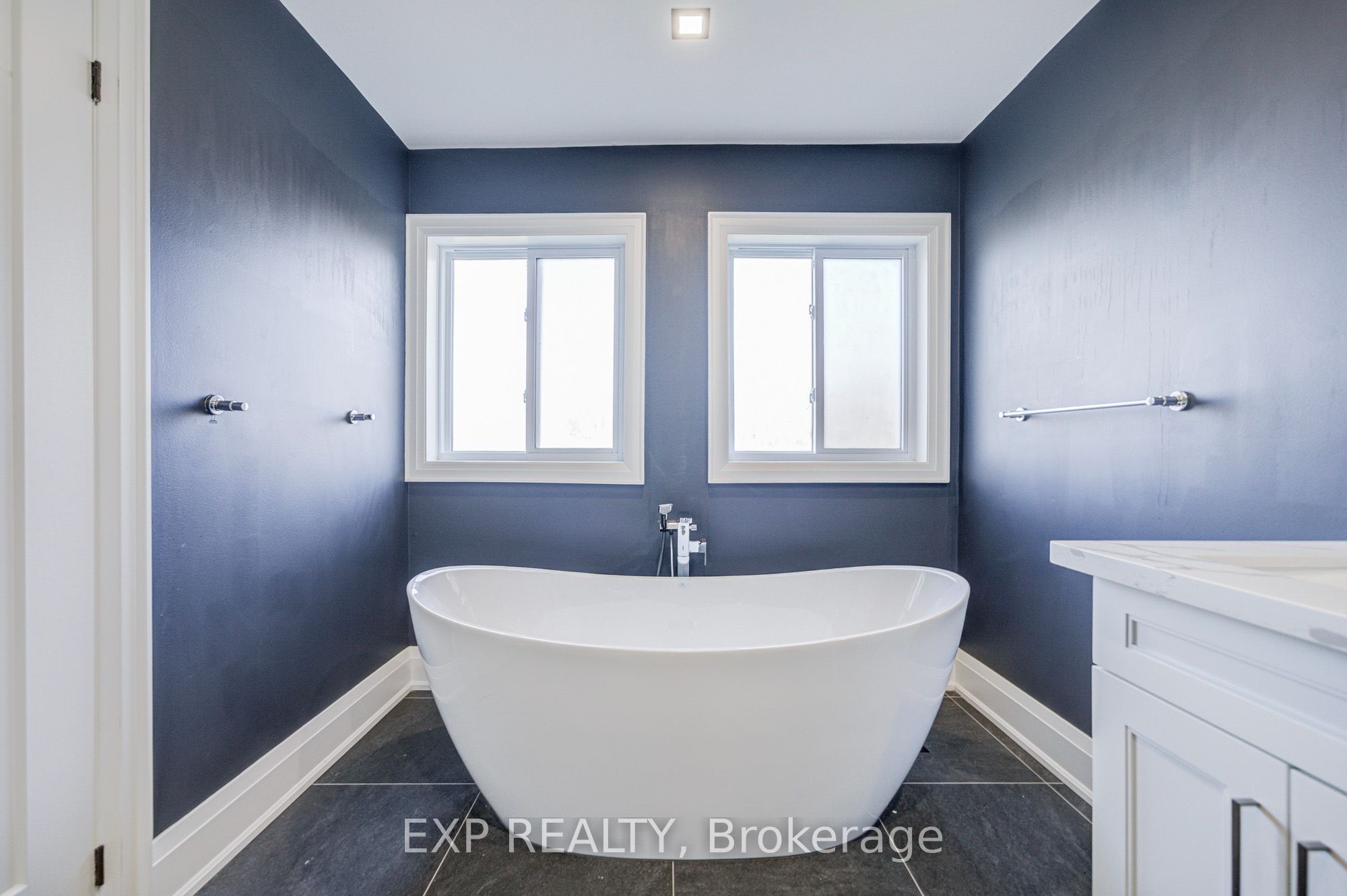 779 Mclaren Street Property Photo 28