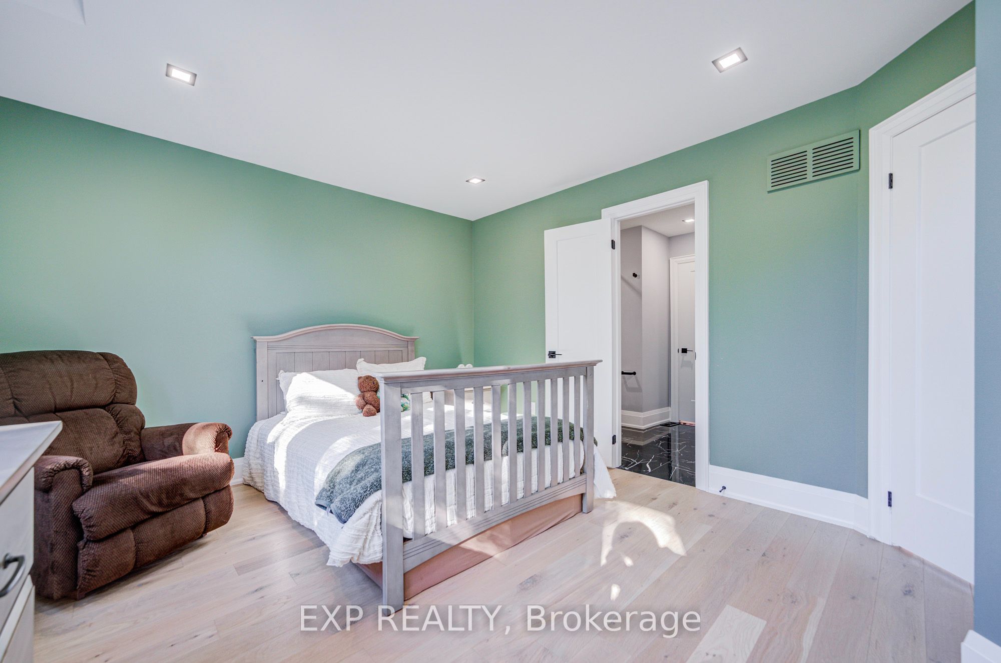 779 Mclaren Street Property Photo 39