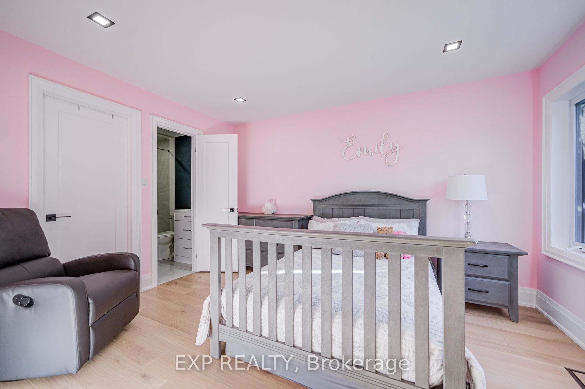 779 Mclaren Street Property Photo 40