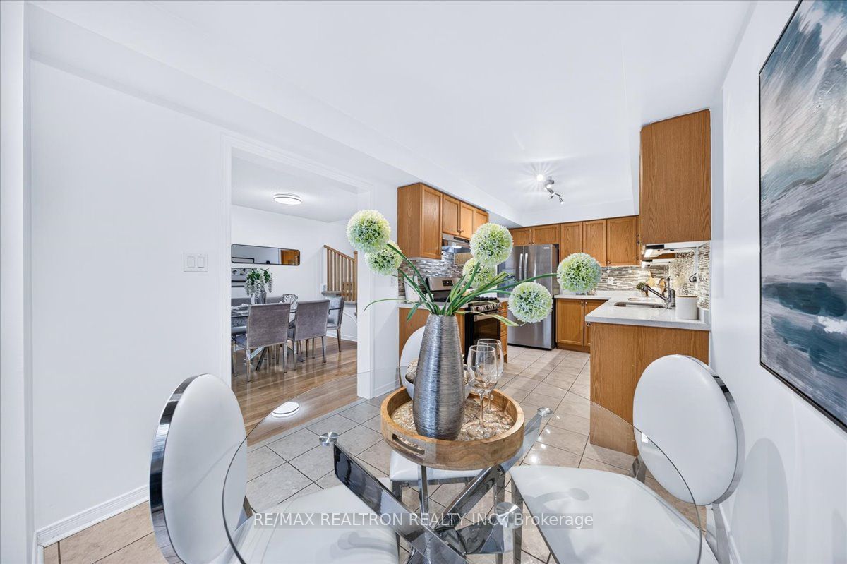 106 Lowther Avenue Property Photo 21
