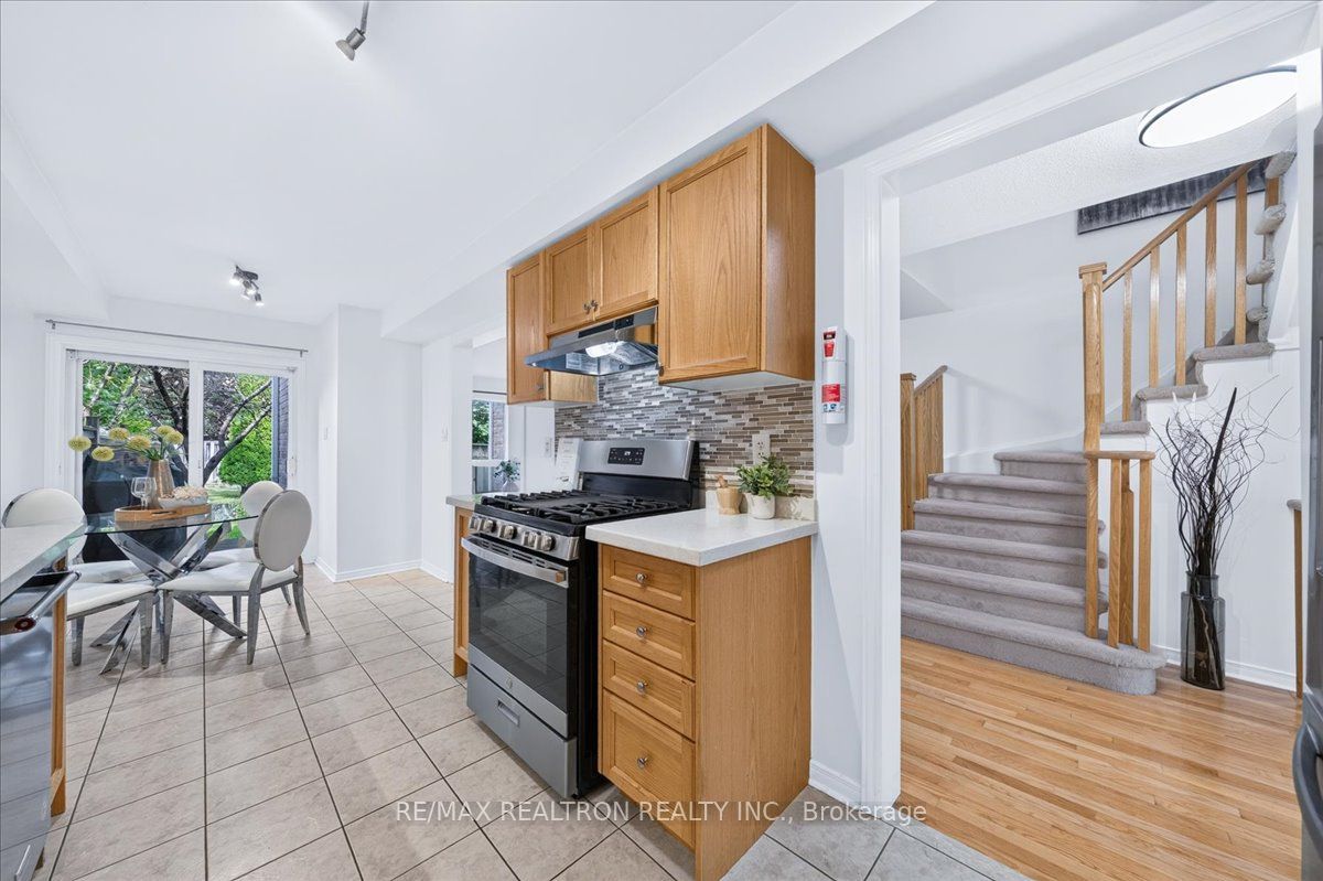 106 Lowther Avenue Property Photo 26