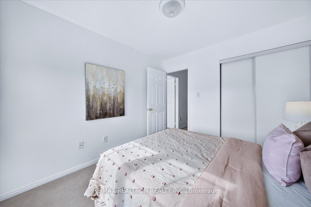 106 Lowther Avenue Property Photo 37
