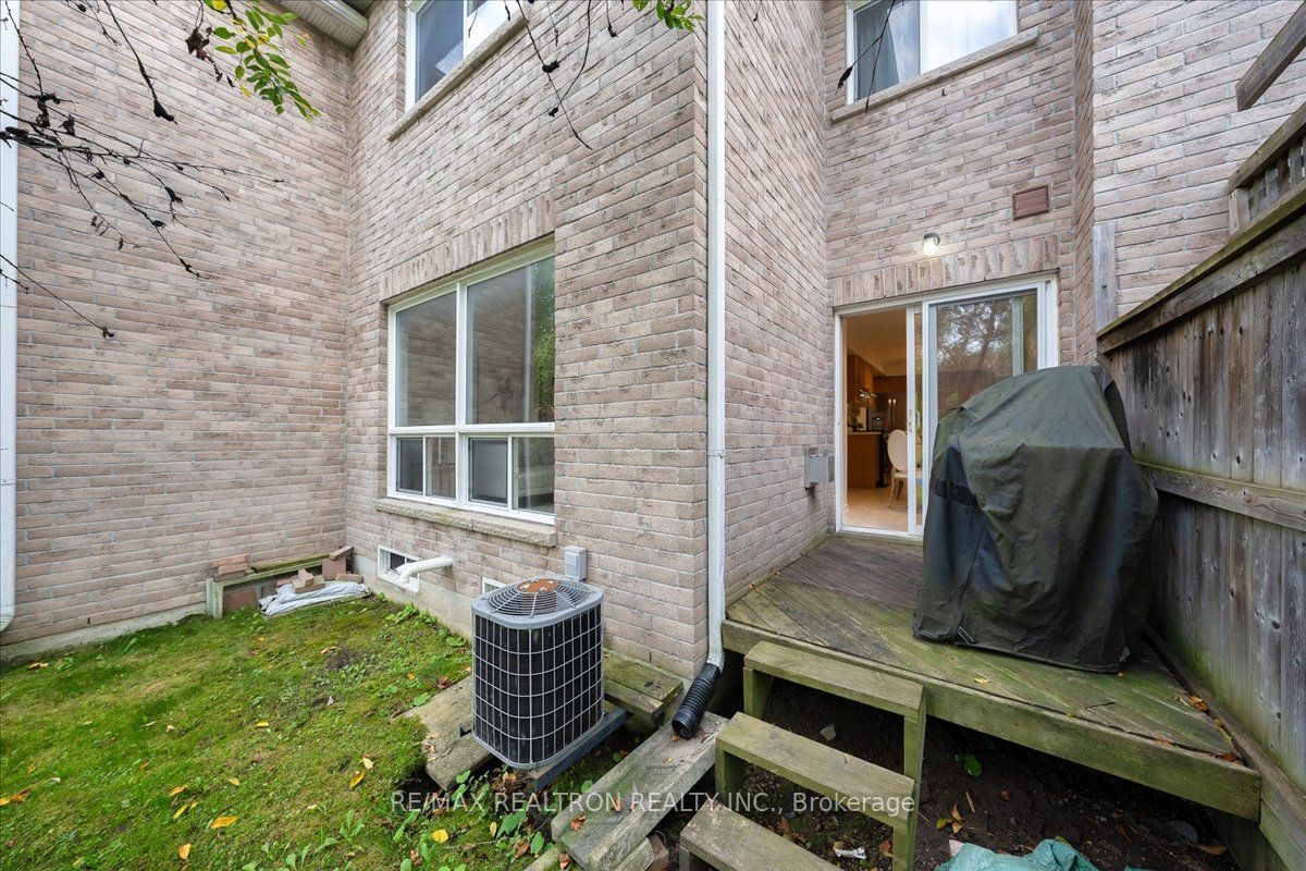 106 Lowther Avenue Property Photo 49