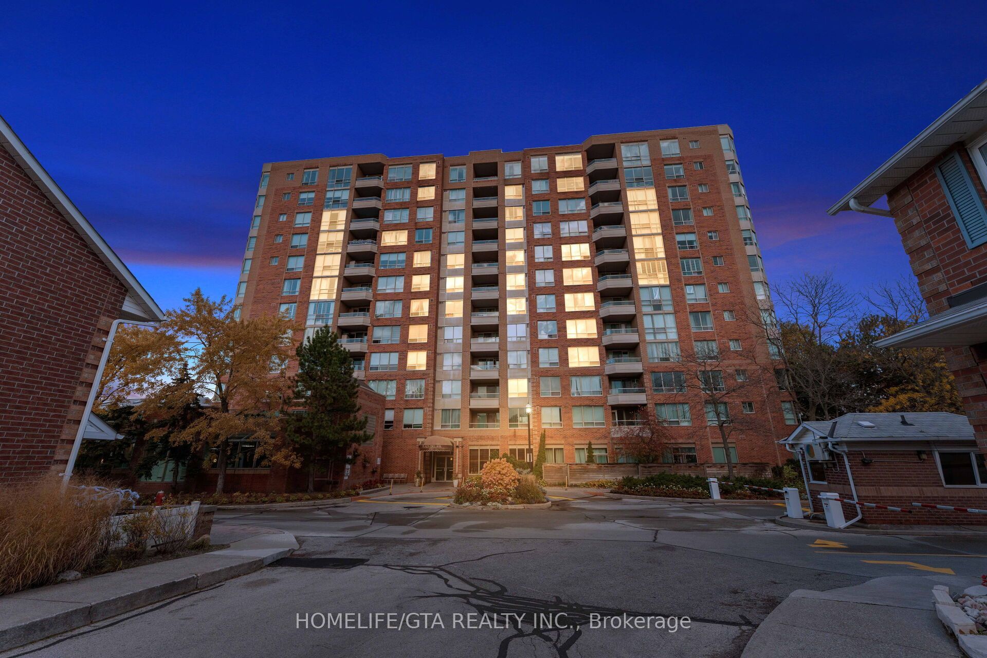 850 Steeles Avenue W 901 Property Photo 1