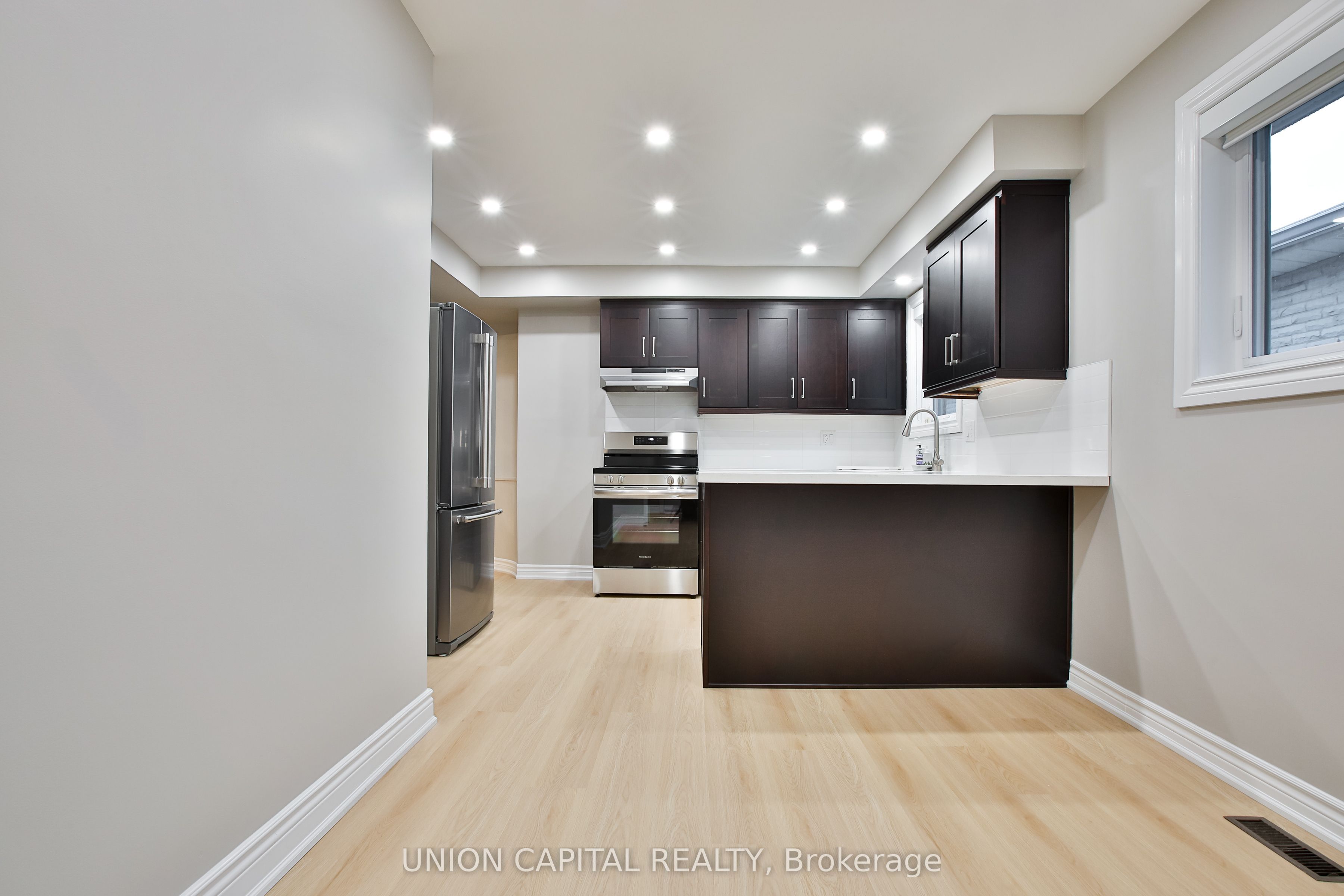 131 Romfield Circuit Upper Property Photo 2