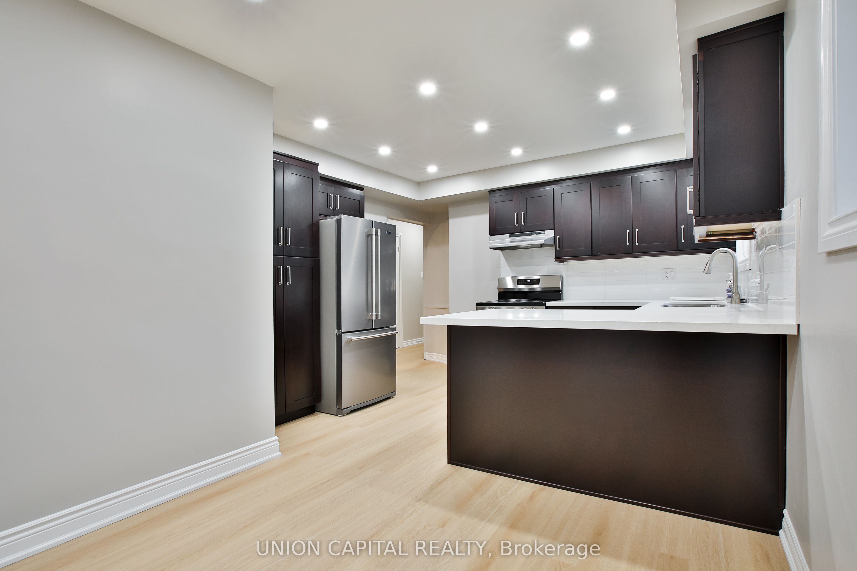 131 Romfield Circuit Upper Property Photo 3