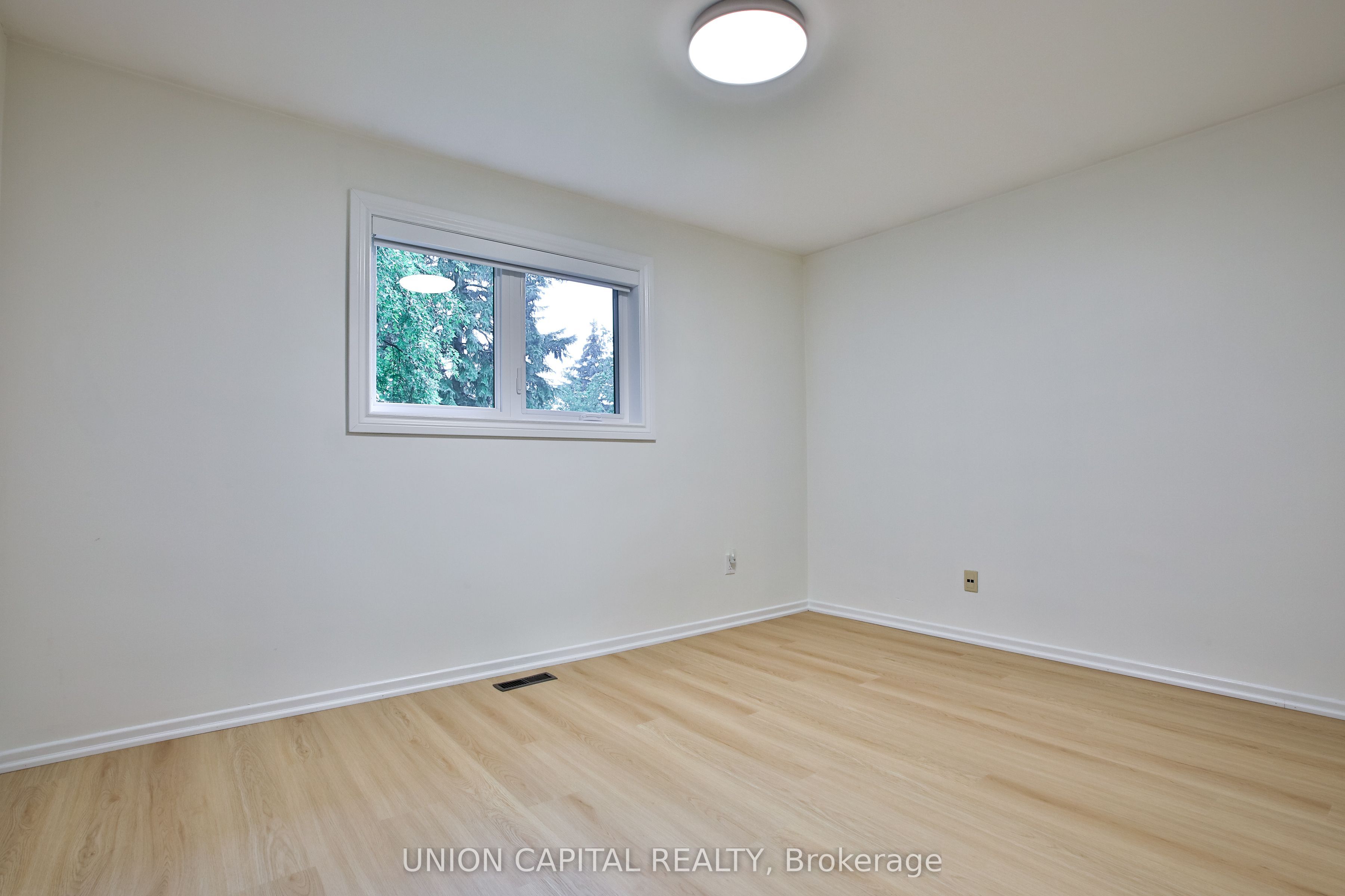 131 Romfield Circuit Upper Property Photo 5