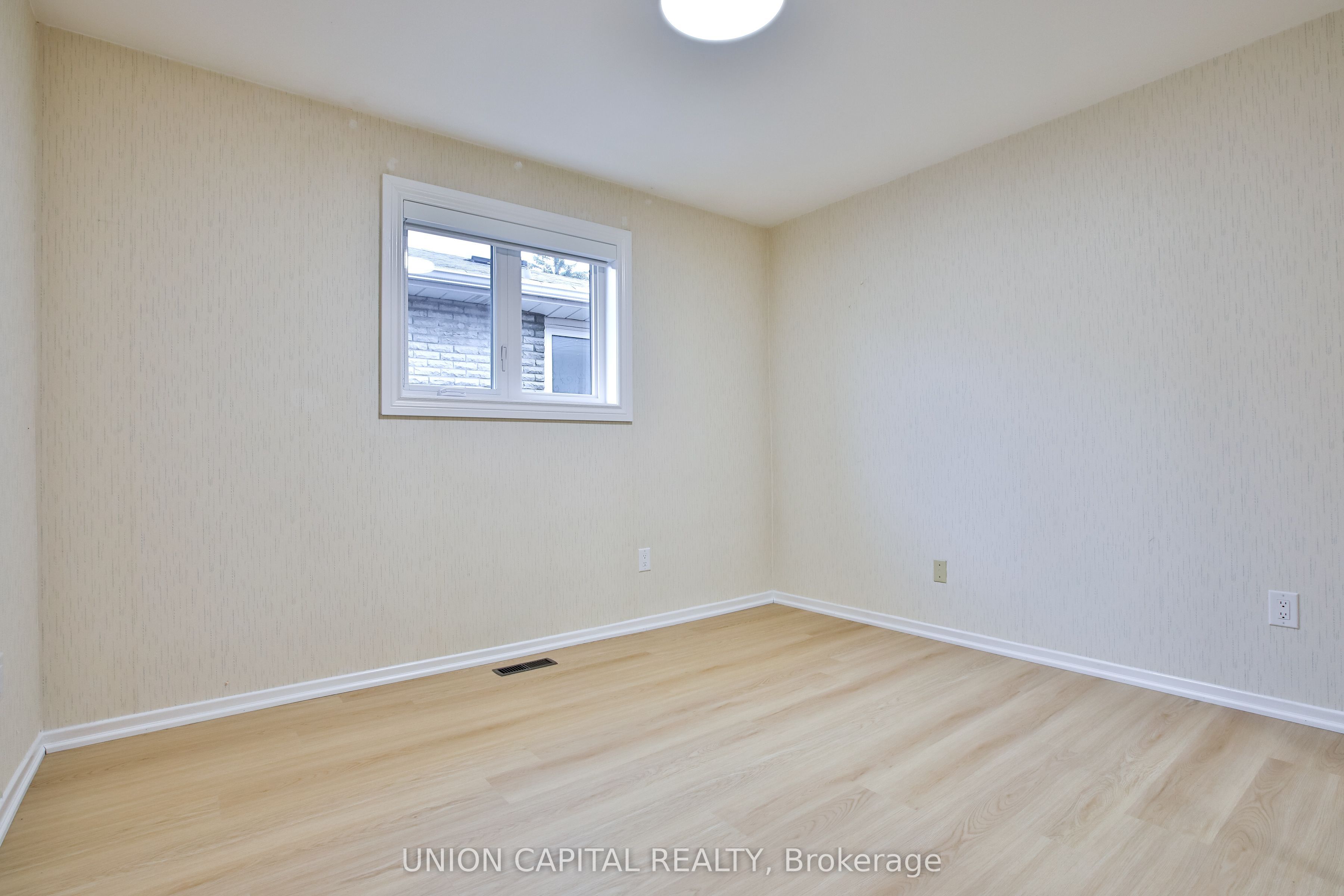 131 Romfield Circuit Upper Property Photo 8