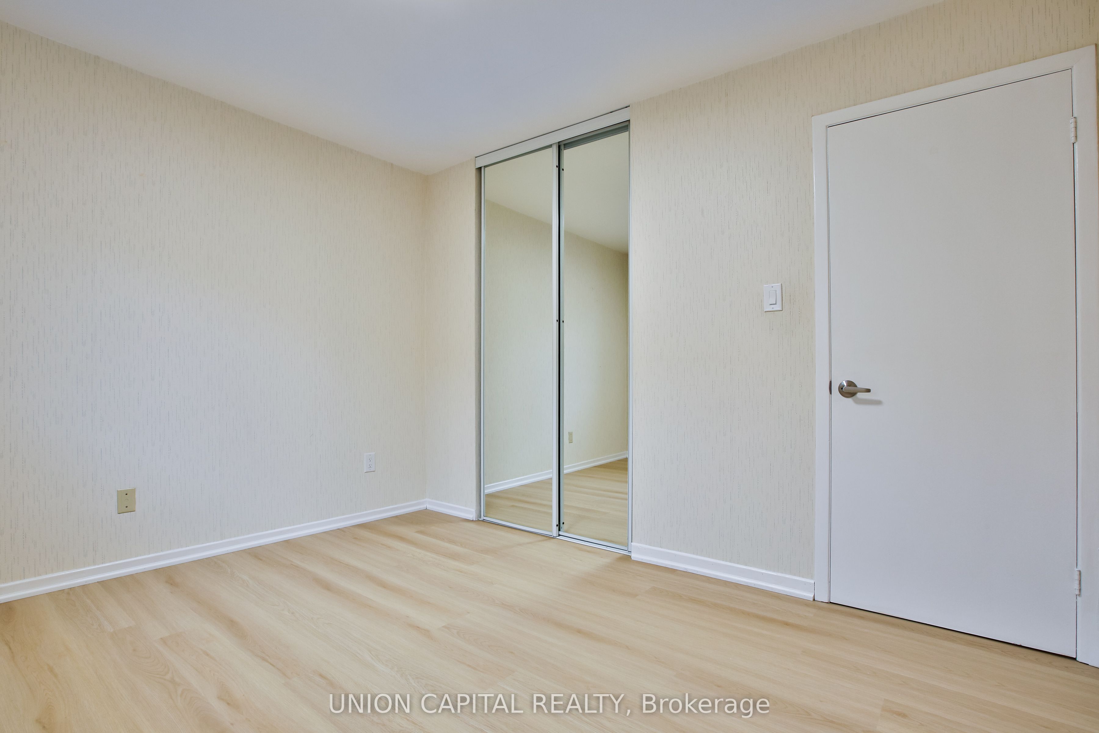 131 Romfield Circuit Upper Property Photo 9