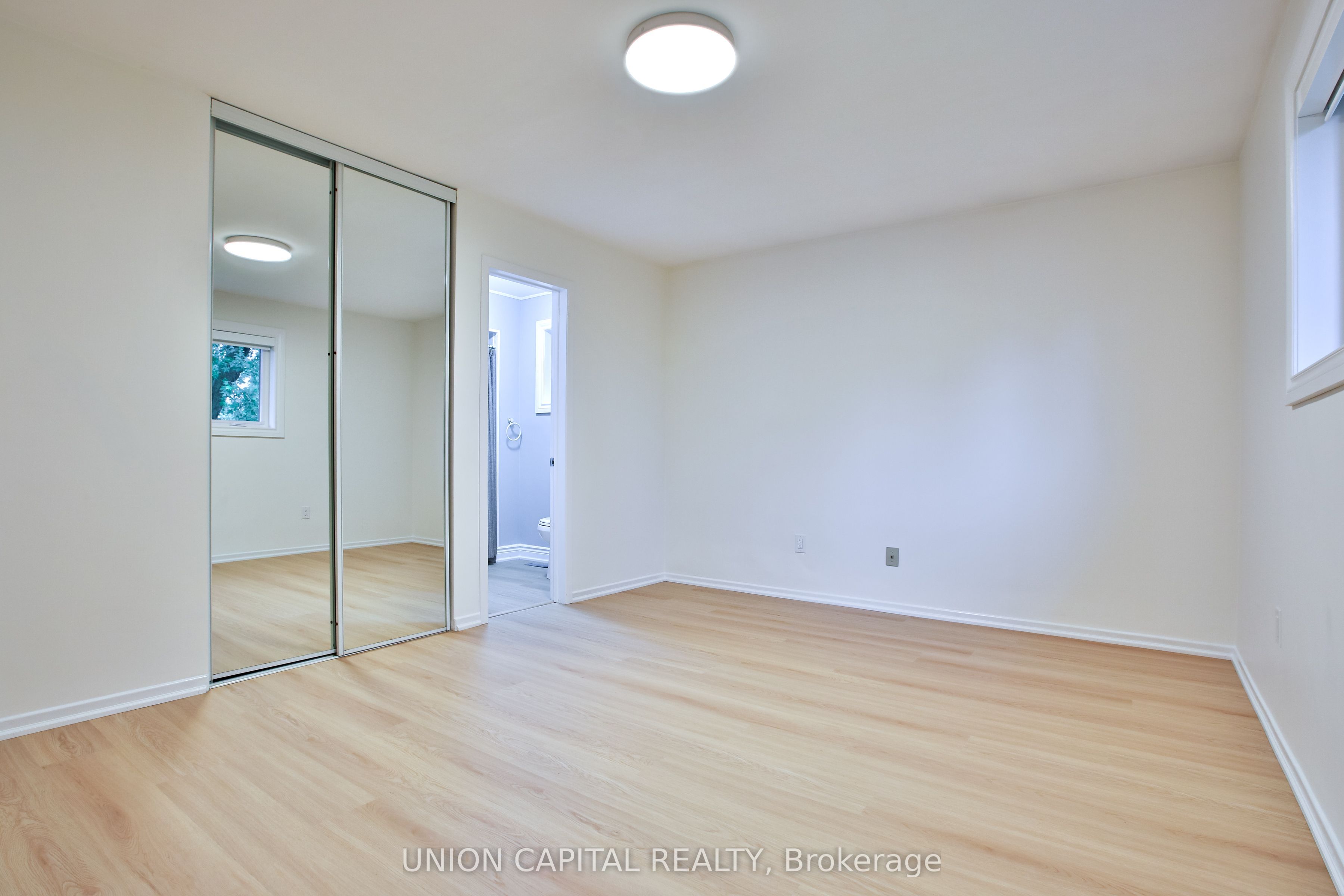 131 Romfield Circuit Upper Property Photo 11