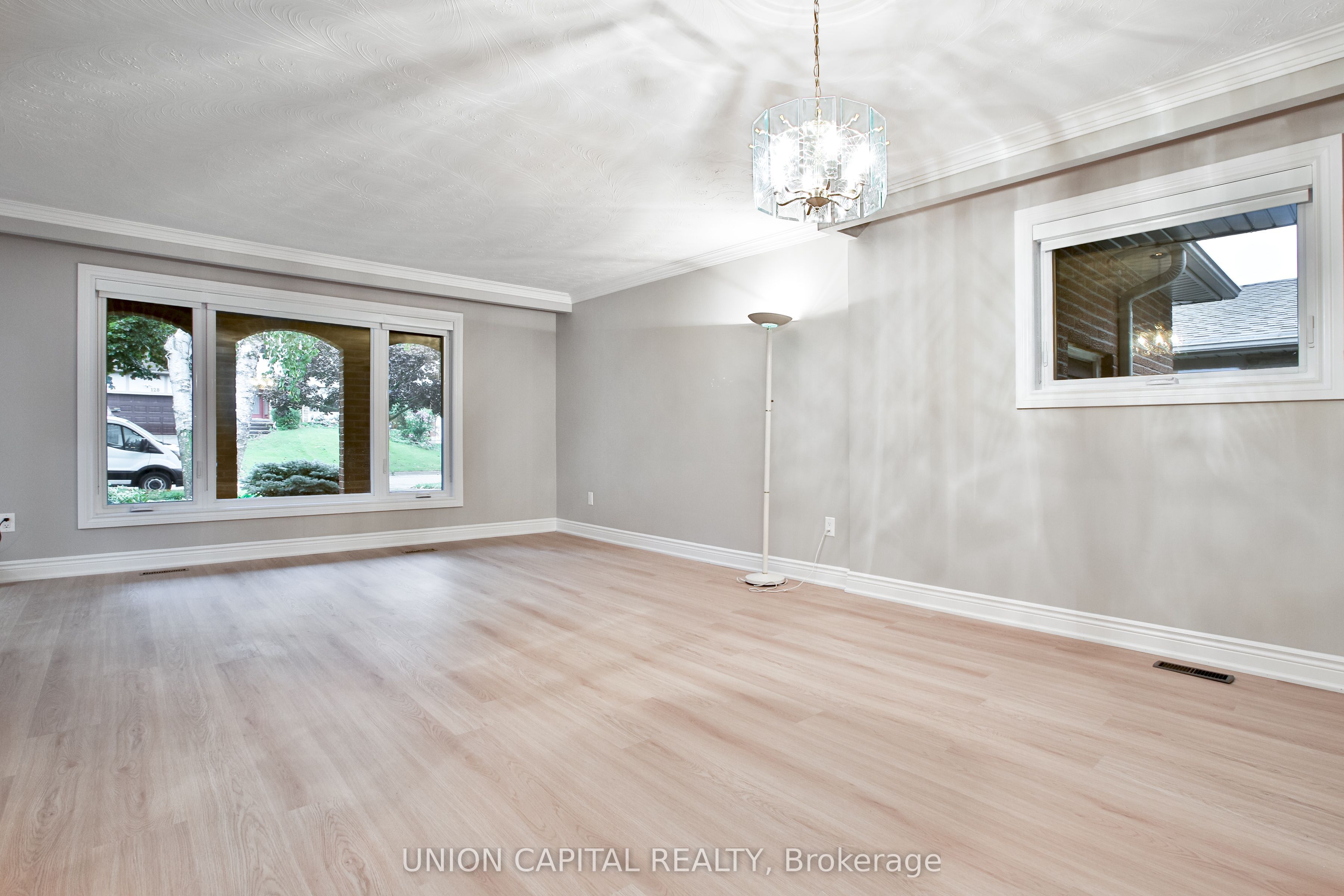 131 Romfield Circuit Upper Property Photo 23