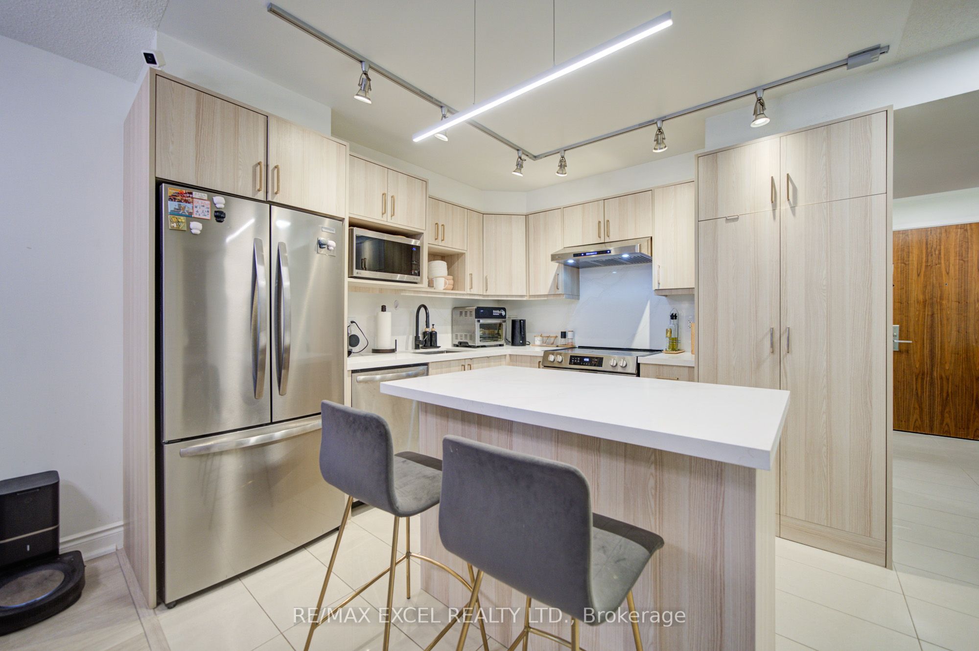 37 Galleria Parkway 202 Property Photo 17