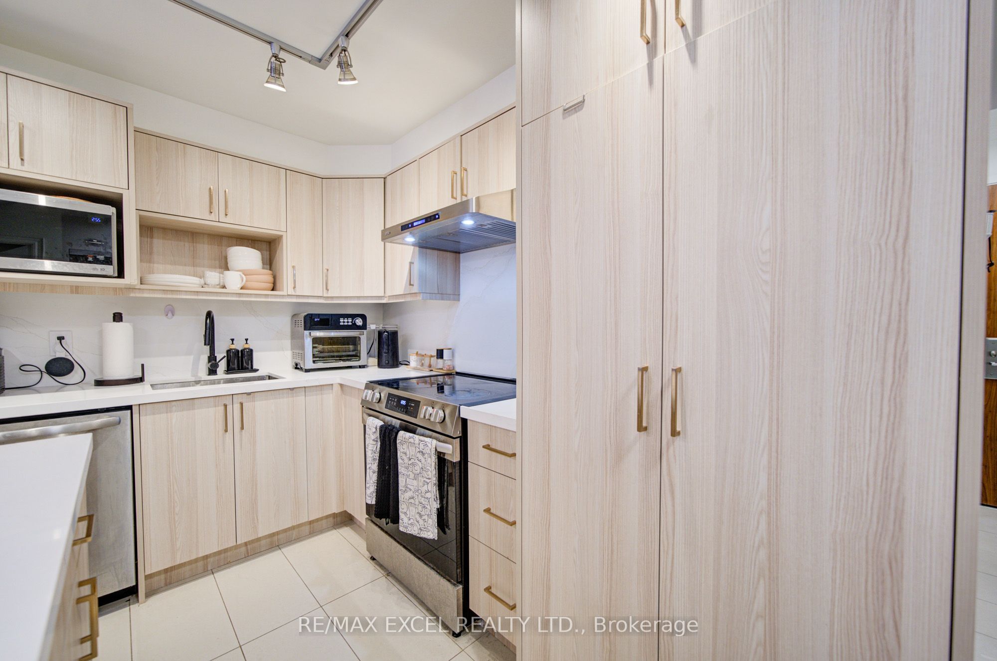 37 Galleria Parkway 202 Property Photo 18