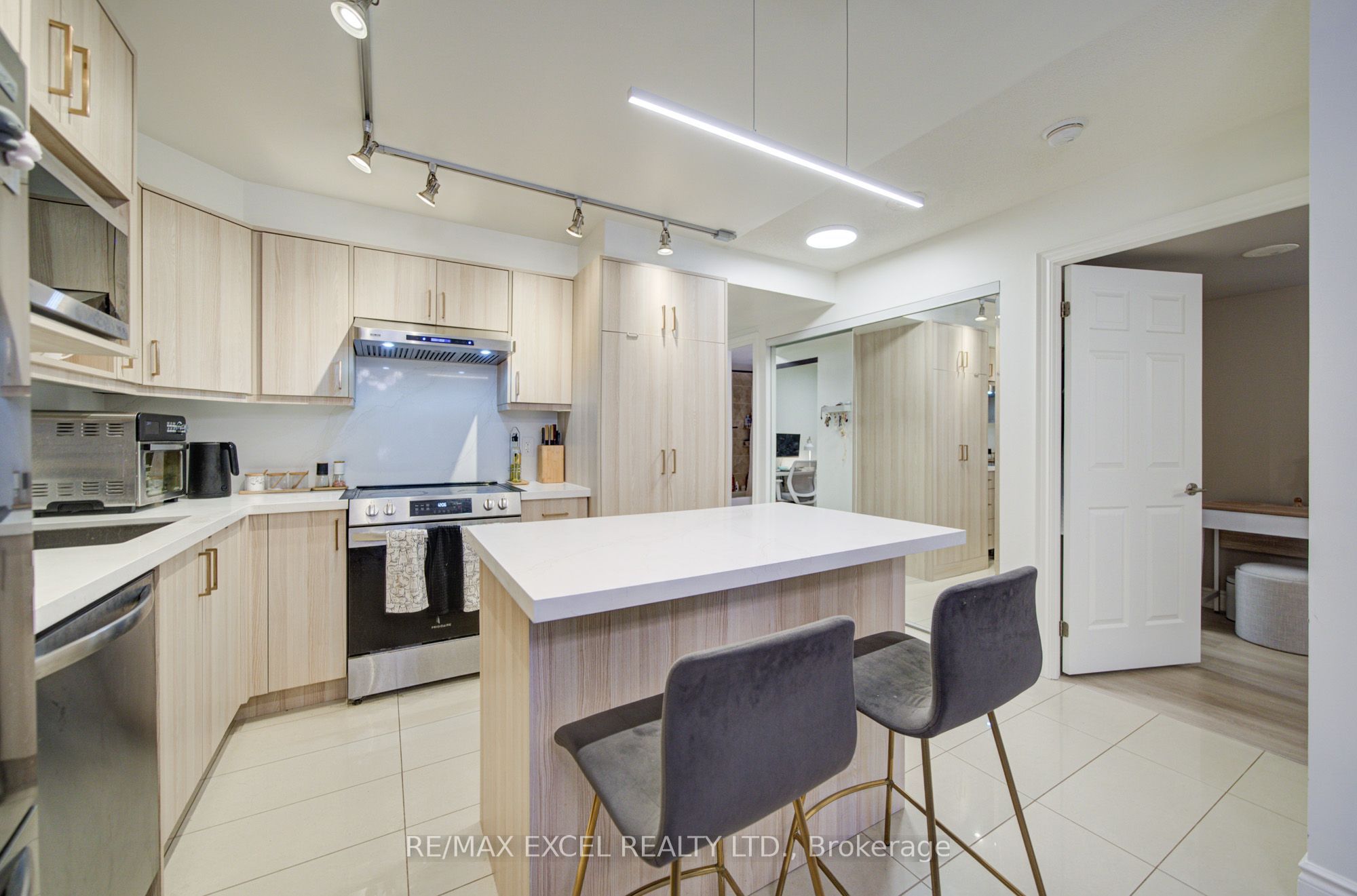 37 Galleria Parkway 202 Property Photo 22