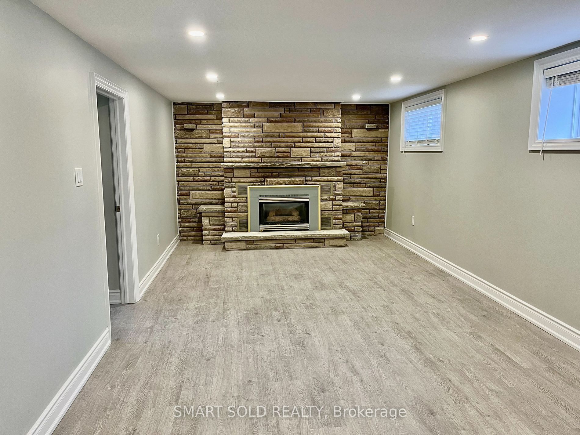 52 Monkswood Crescent Lower Property Photo 1