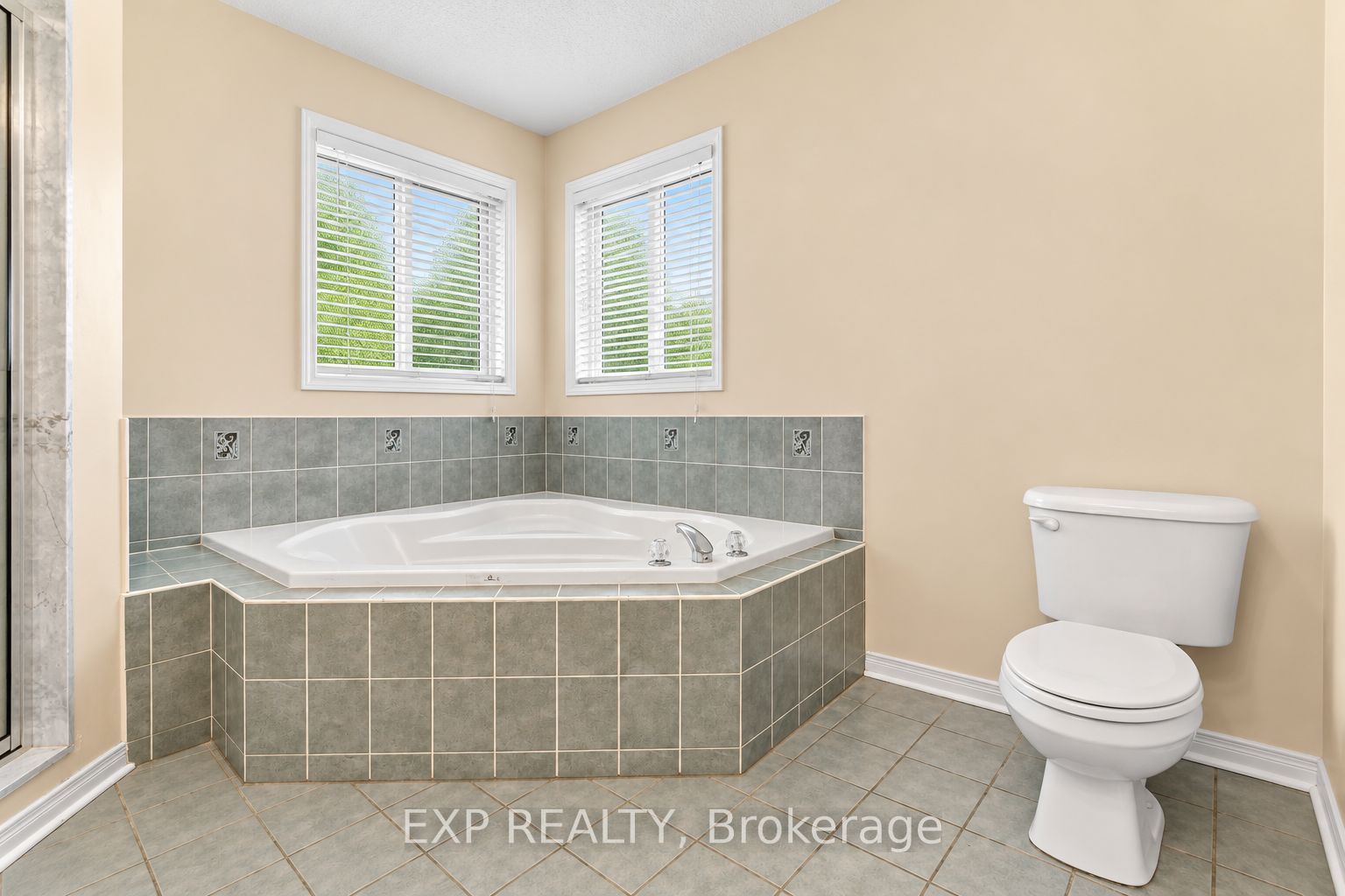 42 Kaitlin Drive Property Photo 34
