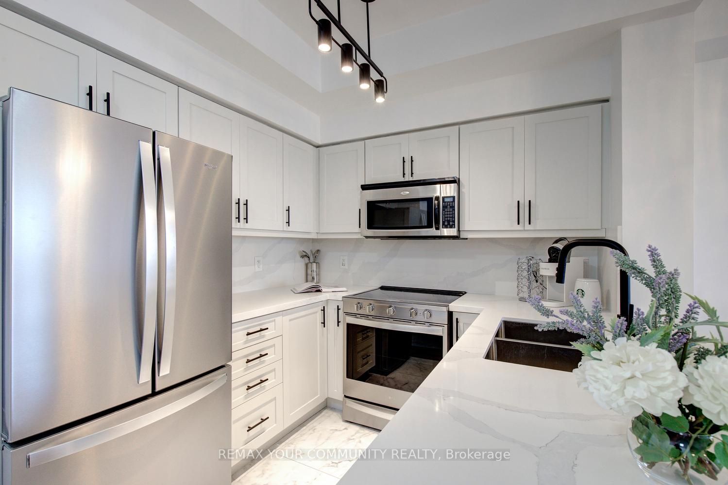 9225 Jane Street 1502 Property Photo 12