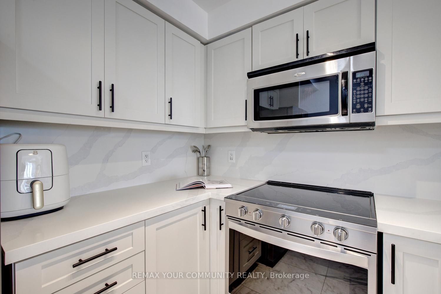 9225 Jane Street 1502 Property Photo 17