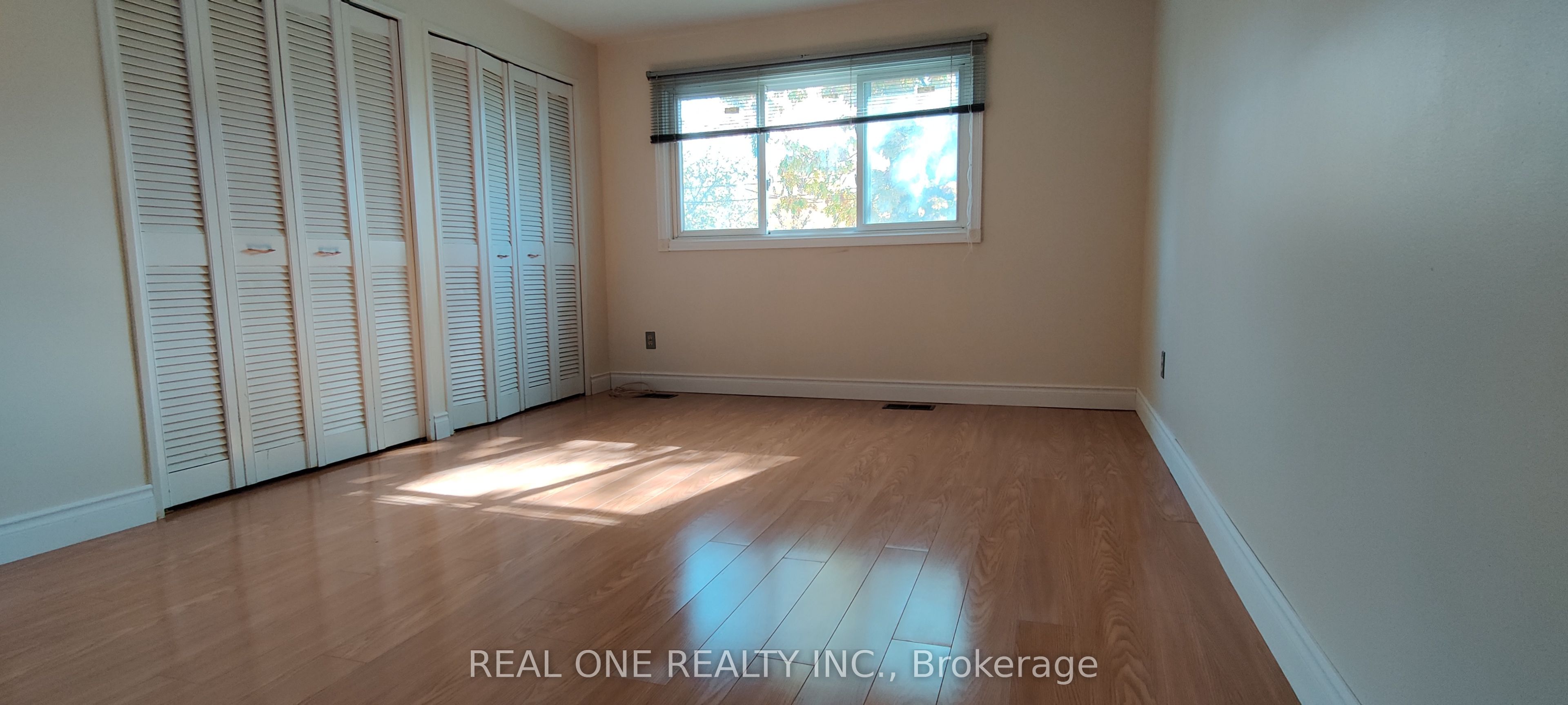 93 Southdale Drive Upper Property Photo 4