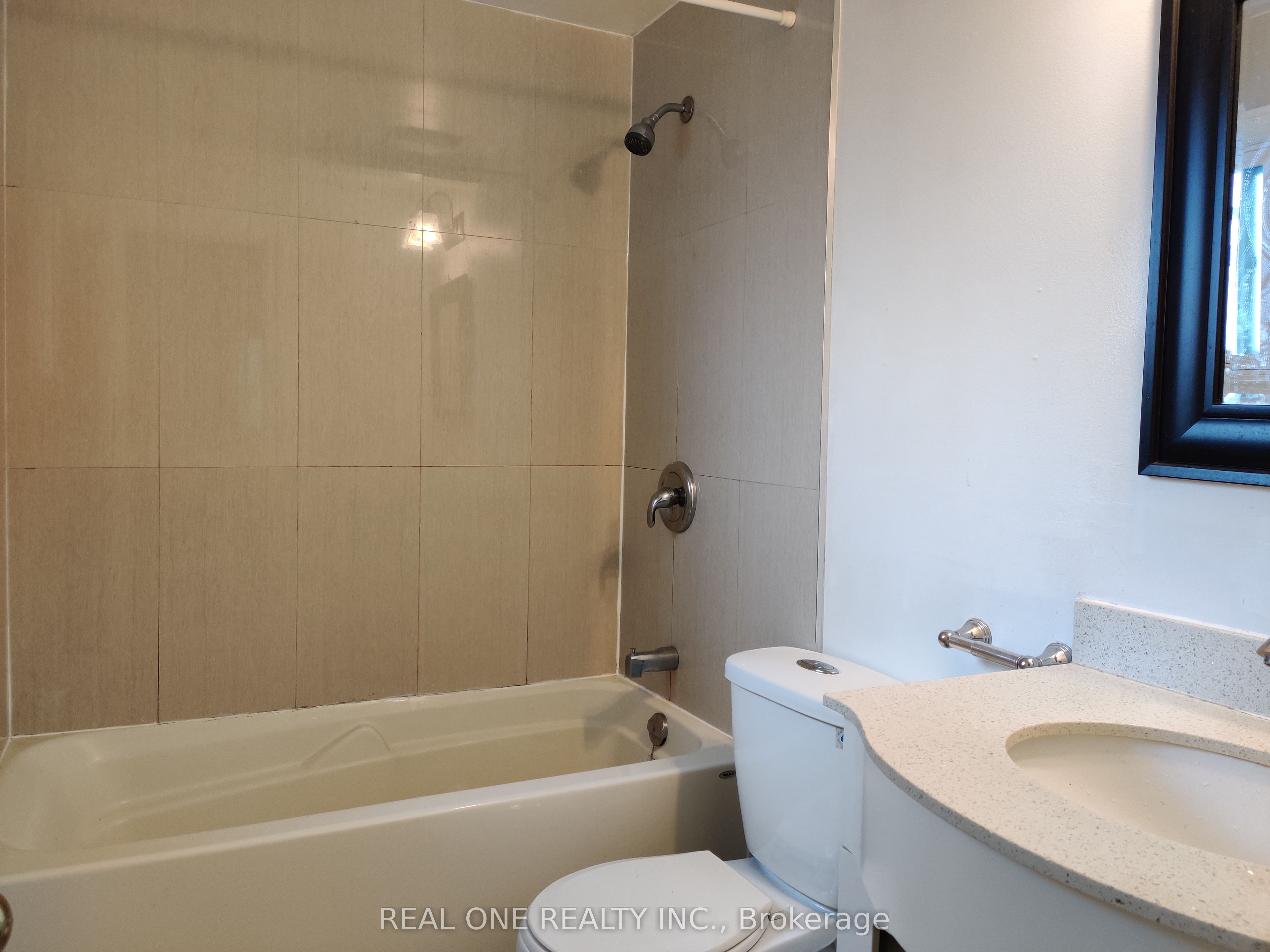 93 Southdale Drive Upper Property Photo 12