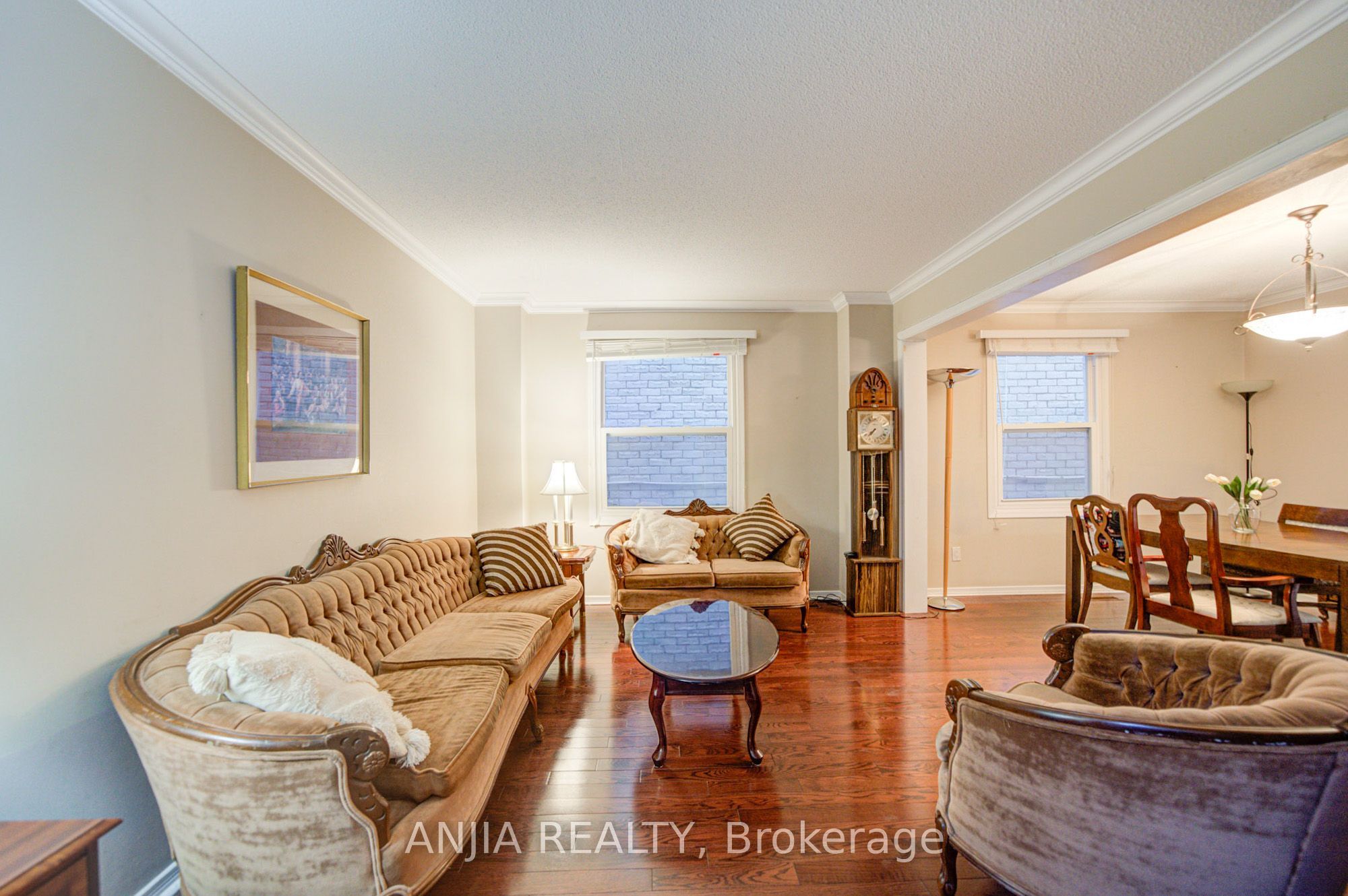 8 Millcroft Way Property Photo 7
