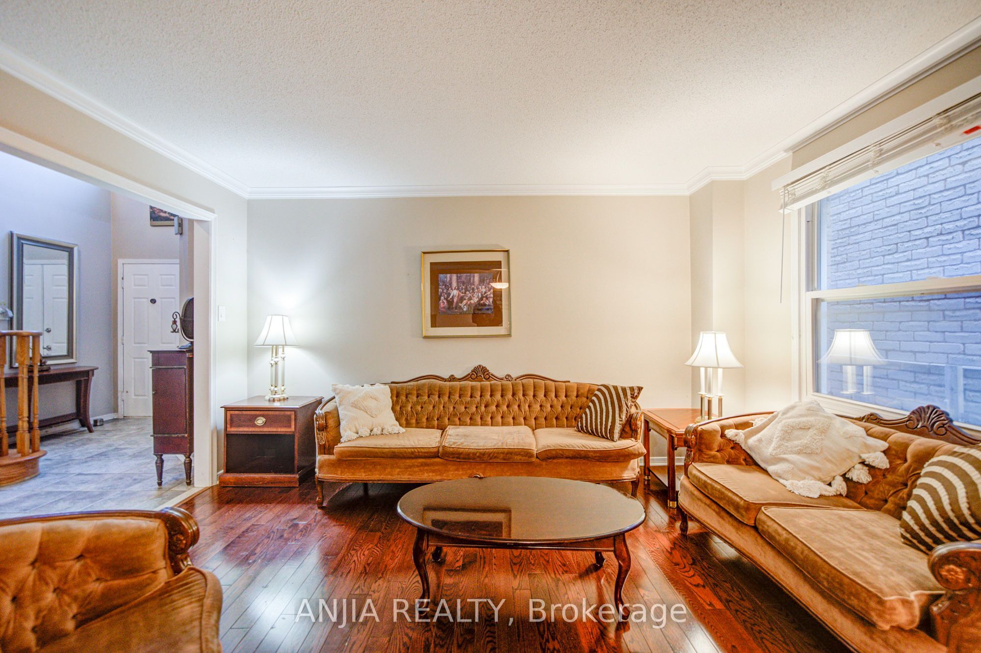 8 Millcroft Way Property Photo 8