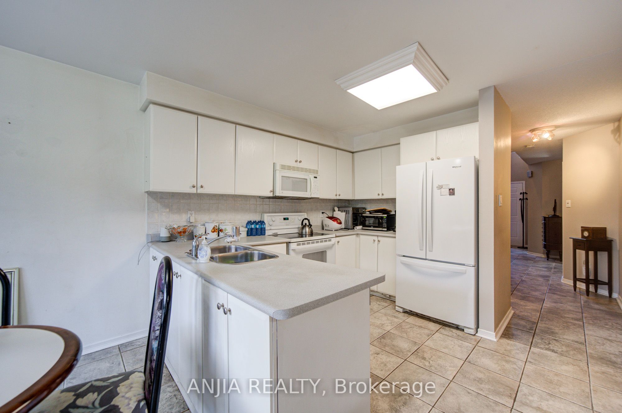 8 Millcroft Way Property Photo 15